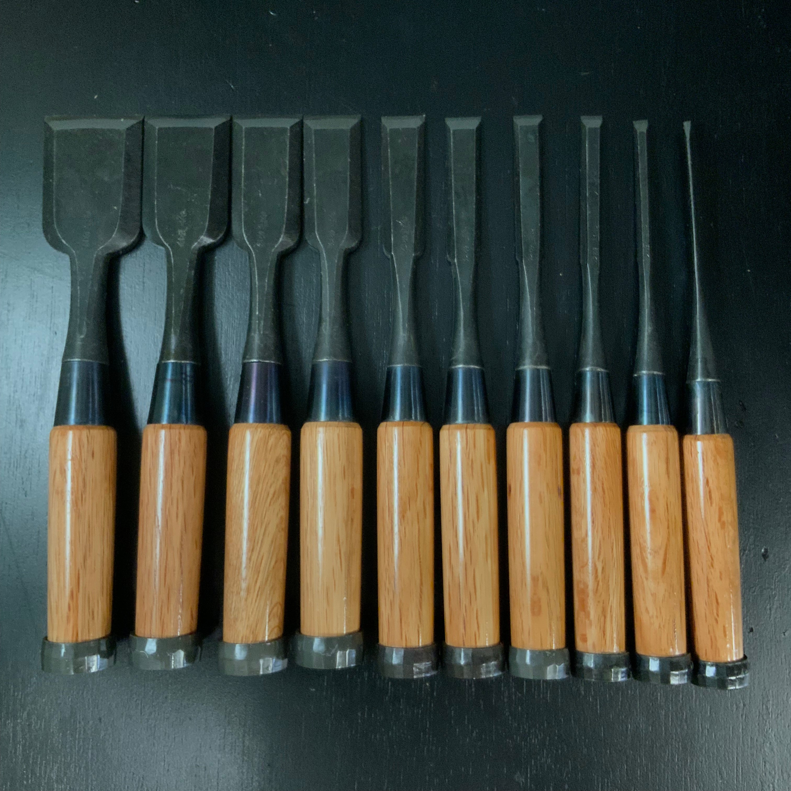 Sukekura Bench chisels set with White steel 10pc / 助倉 追入組鑿 10本組 白紙鋼 Oirenomi