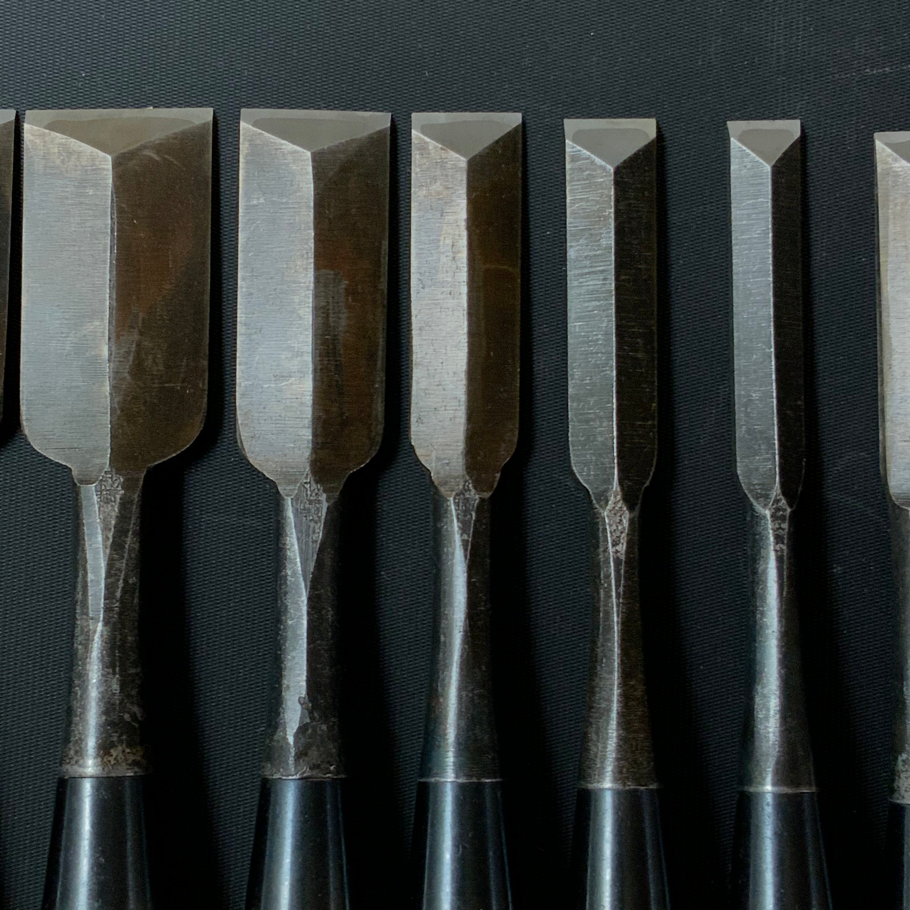 Iwazaki Dovetail Bench chisels set by Iwazaki Eisuke 岩崎永祐作 岩崎 追入鎬組鑿 Oirenomi