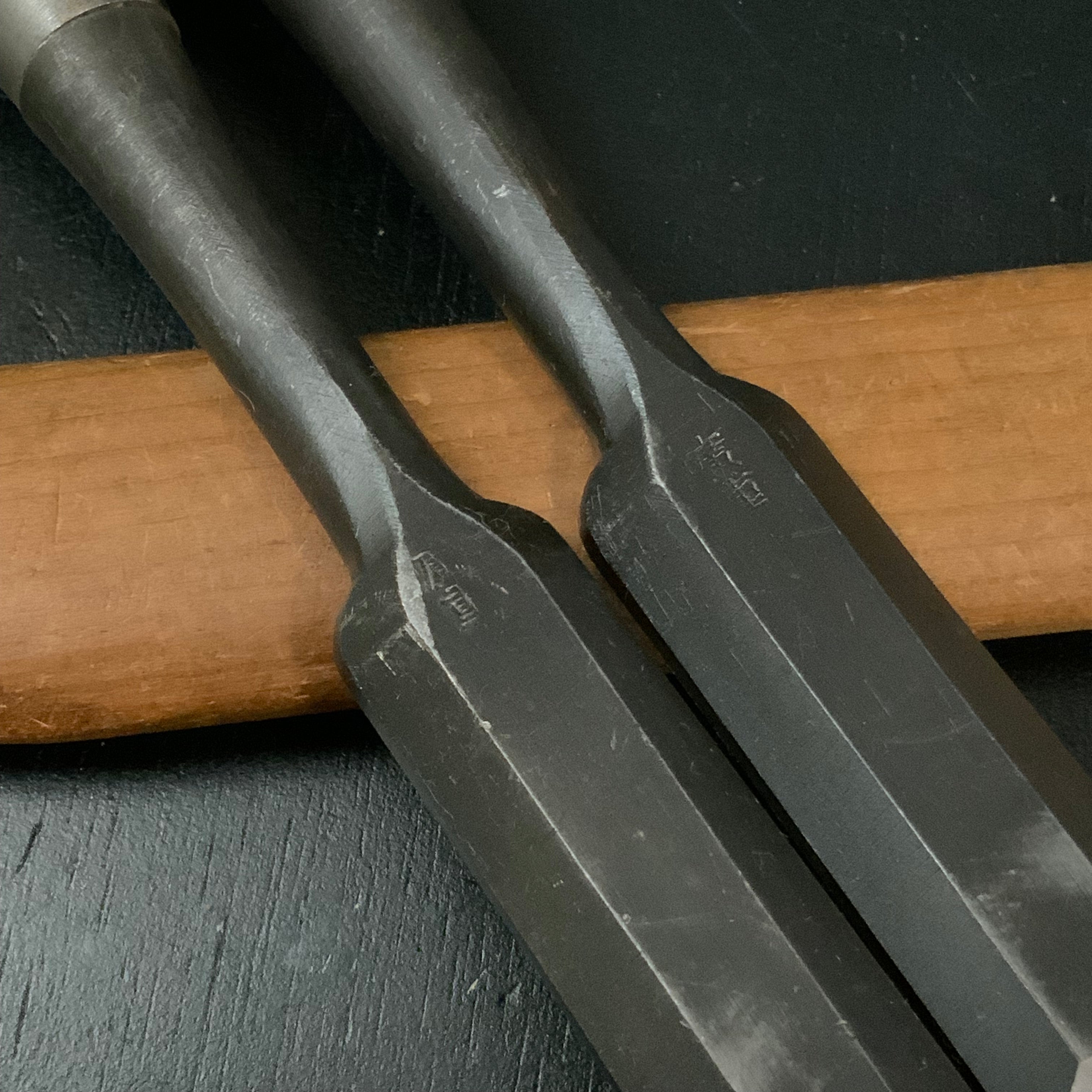 Old stock Hiroshige Middle Timber Oblique chisels Set 21mm 廣重 イスカ追入鑿 2本セット 21mm