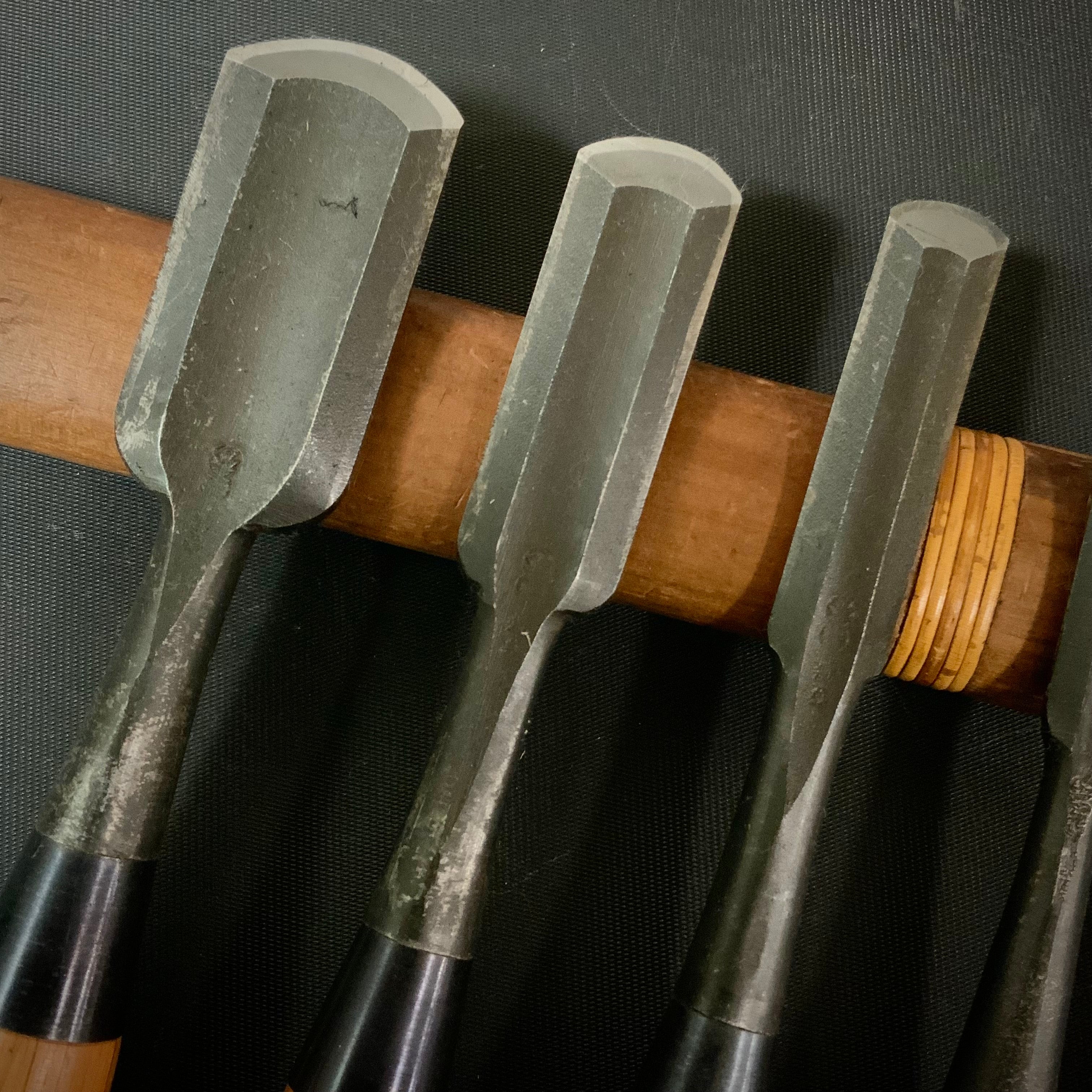 Old stock Koshihide Soto maru bench chisels set with white steel 掘出し物 越秀 外丸追入組鑿 5本組 Sotomarunomi