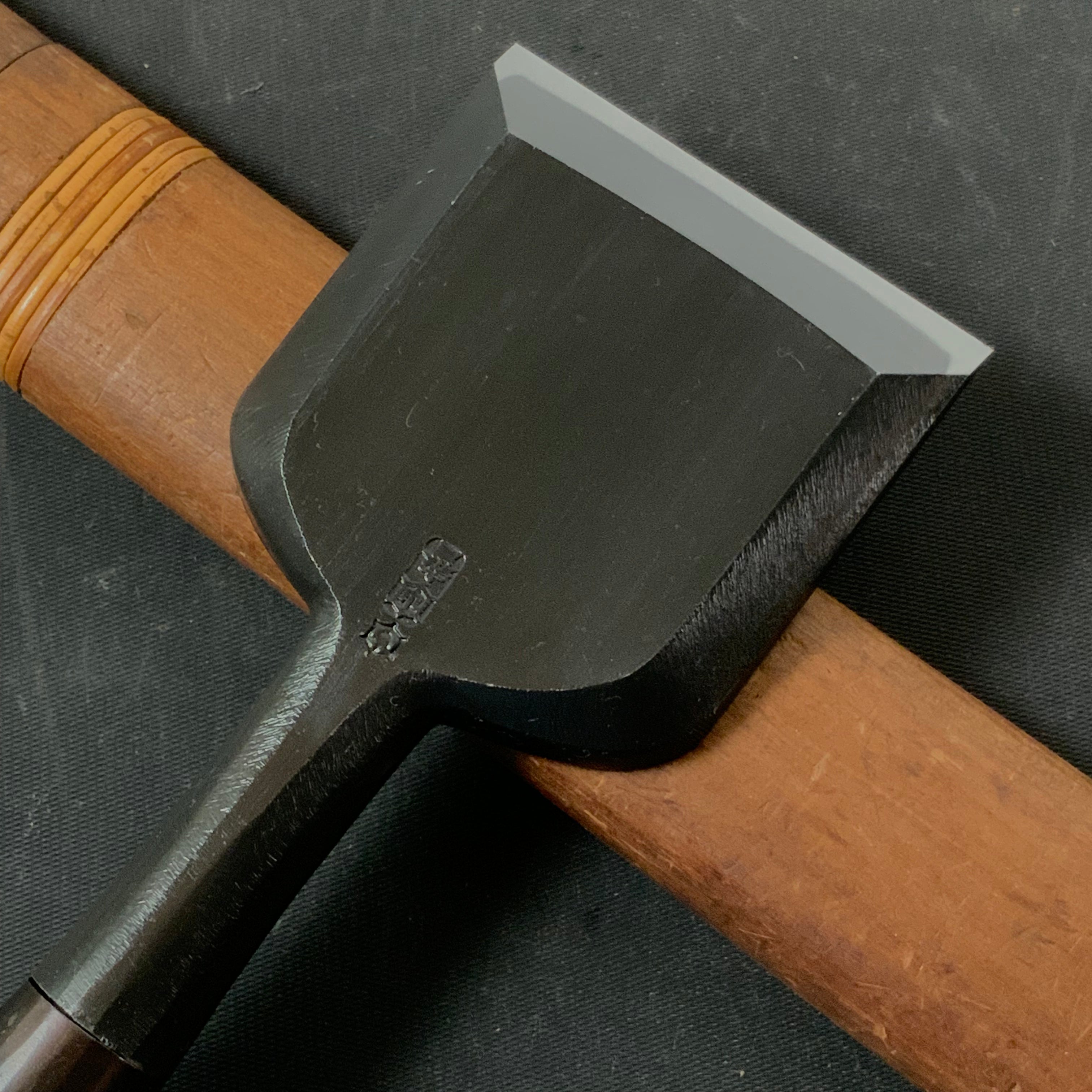 Tasai Bench chisels (Oirenomi) with blue steel 田斎作 黒仕上 追入鑿 60mm