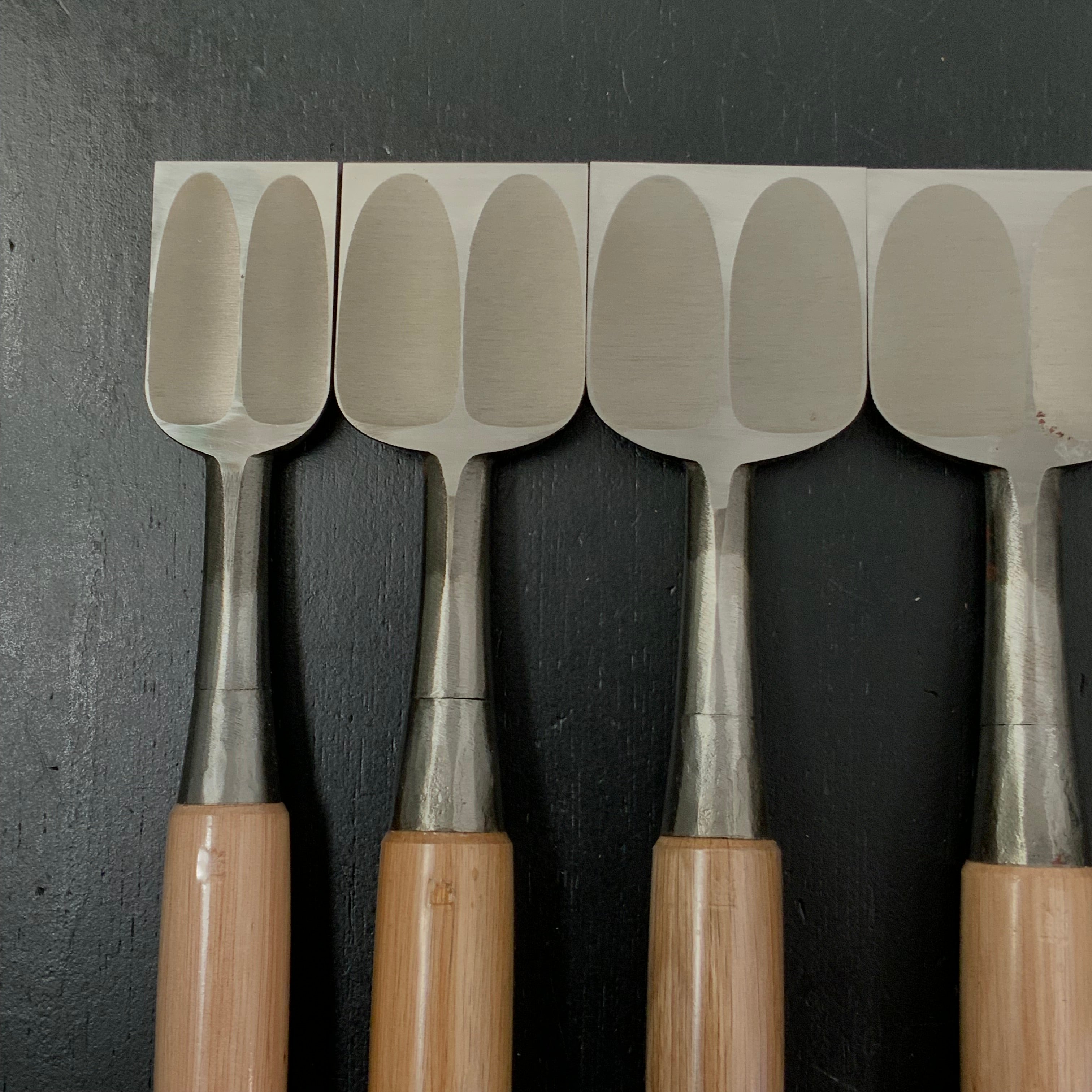 Old Stock Tasai Special Bench chisels (Oirenomi) with blue steel 掘出し物 田斎作 磨き仕上 追入鑿 二つ裏
