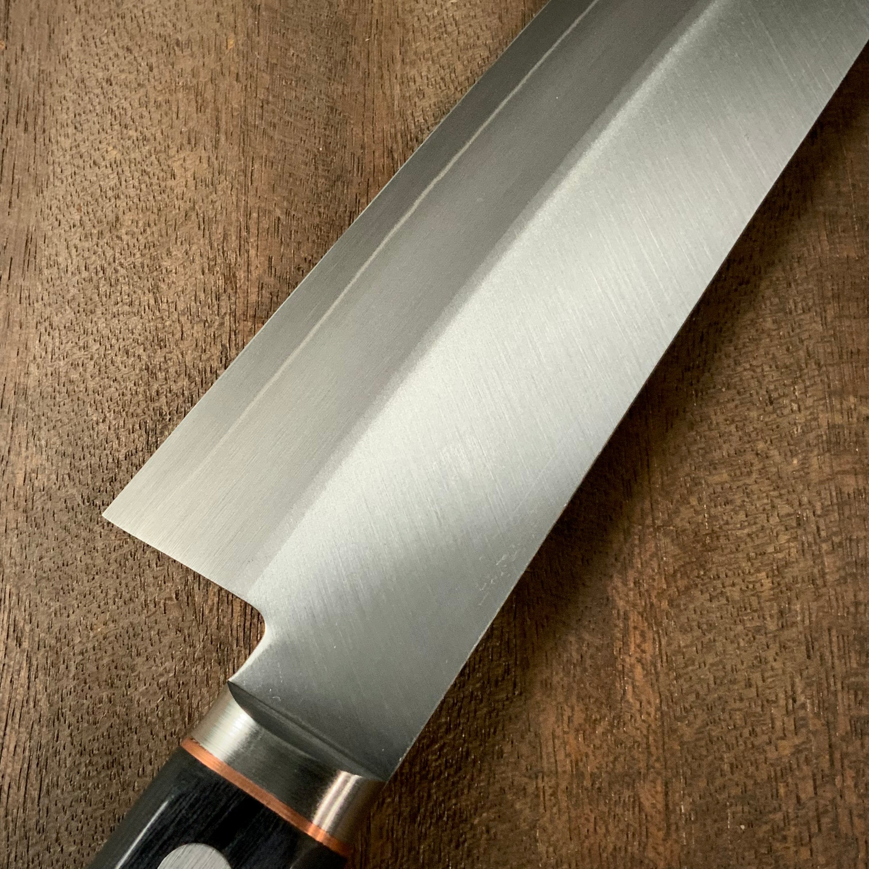 Sanbyoushi Santoku knife with main interrupt stainless steel cladding 三拍子V金1号 口金付 本割込 三徳 165mm