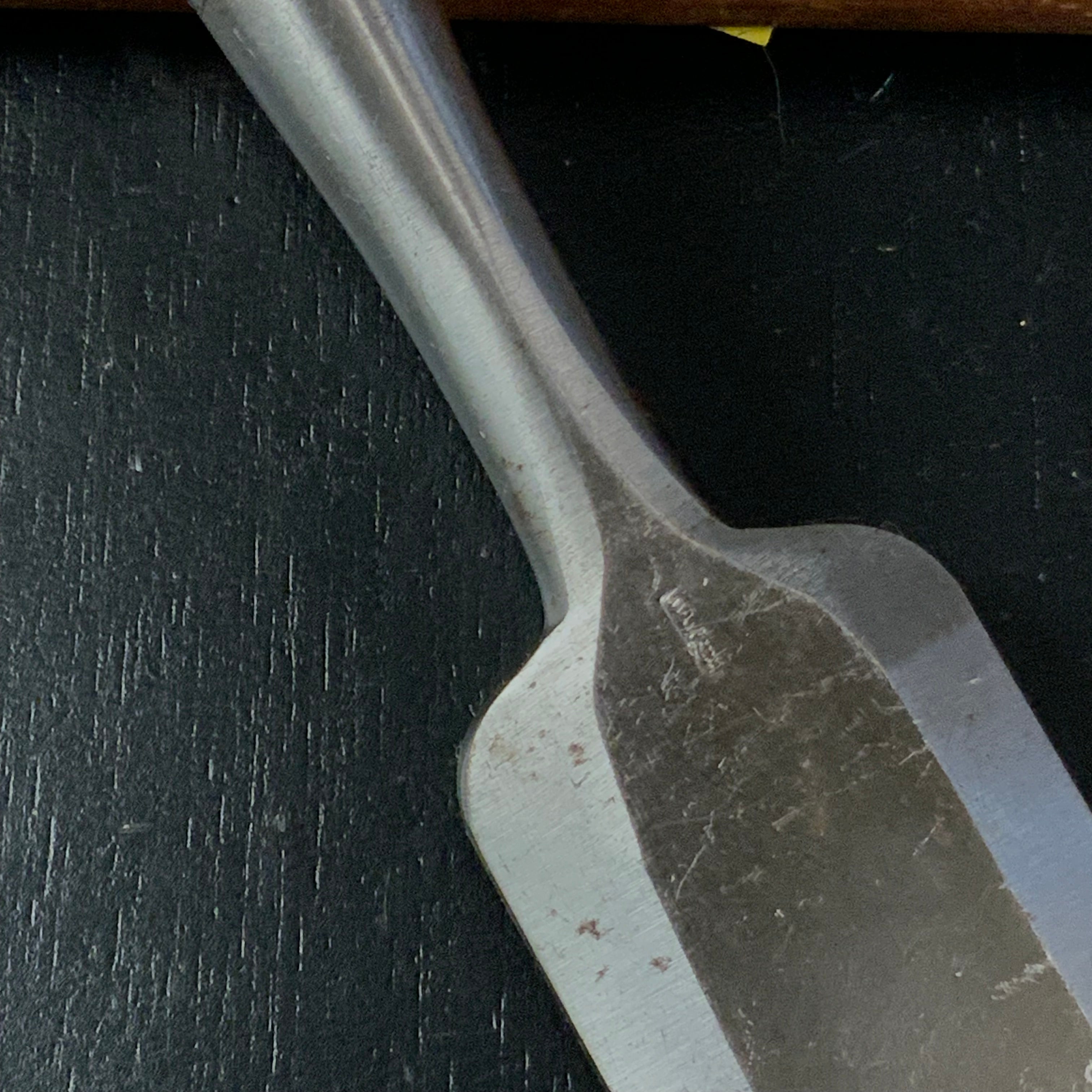 Old stock Kunitsuru Bench chisels (Oirenomi) with white steel 掘出し物 國鶴 追入鑿 四つ裏 oirenomi 36mm