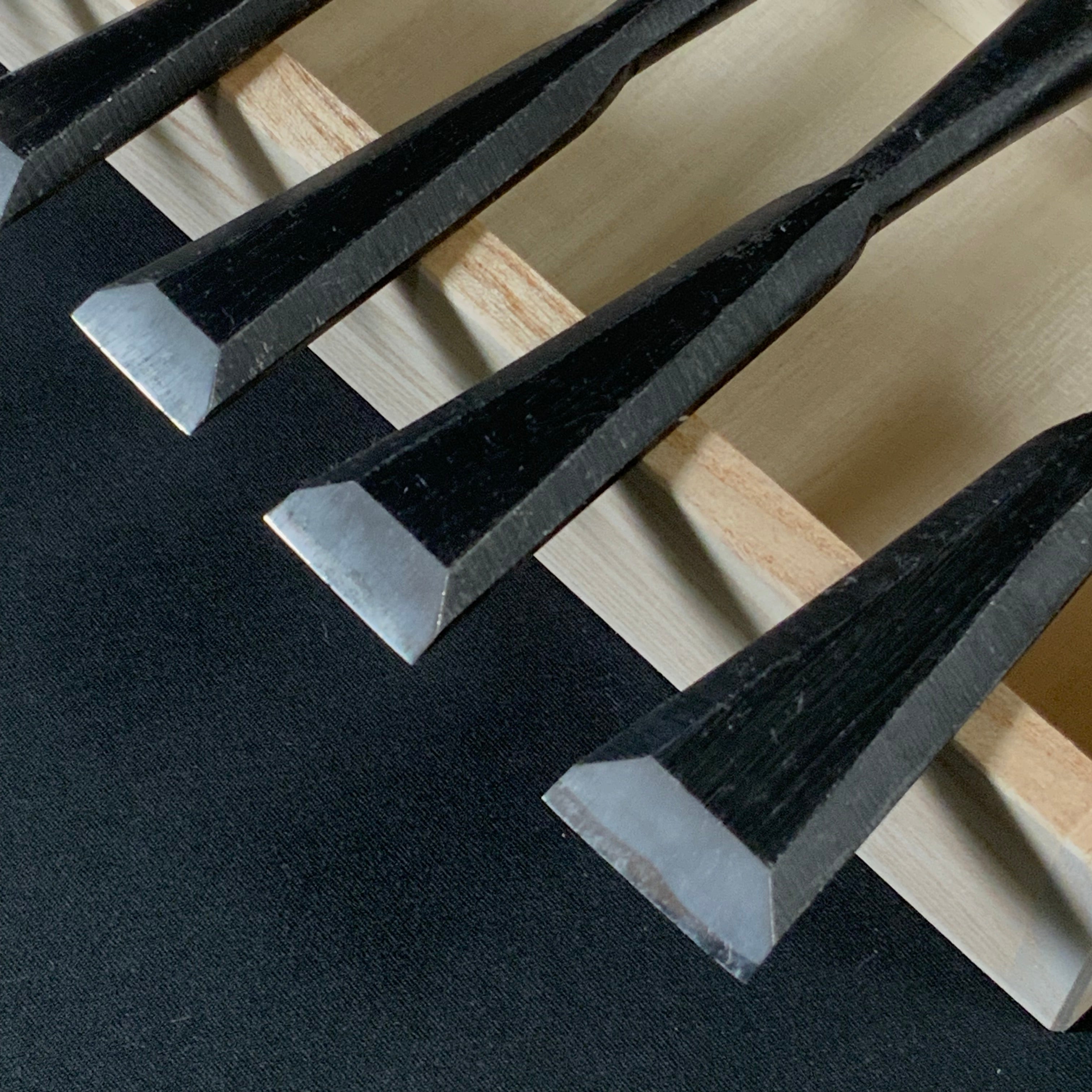 Seigen FishTail chisels set (Bachi chisels) 清玄作 バチ組鑿 (フィッシュテール)7本組