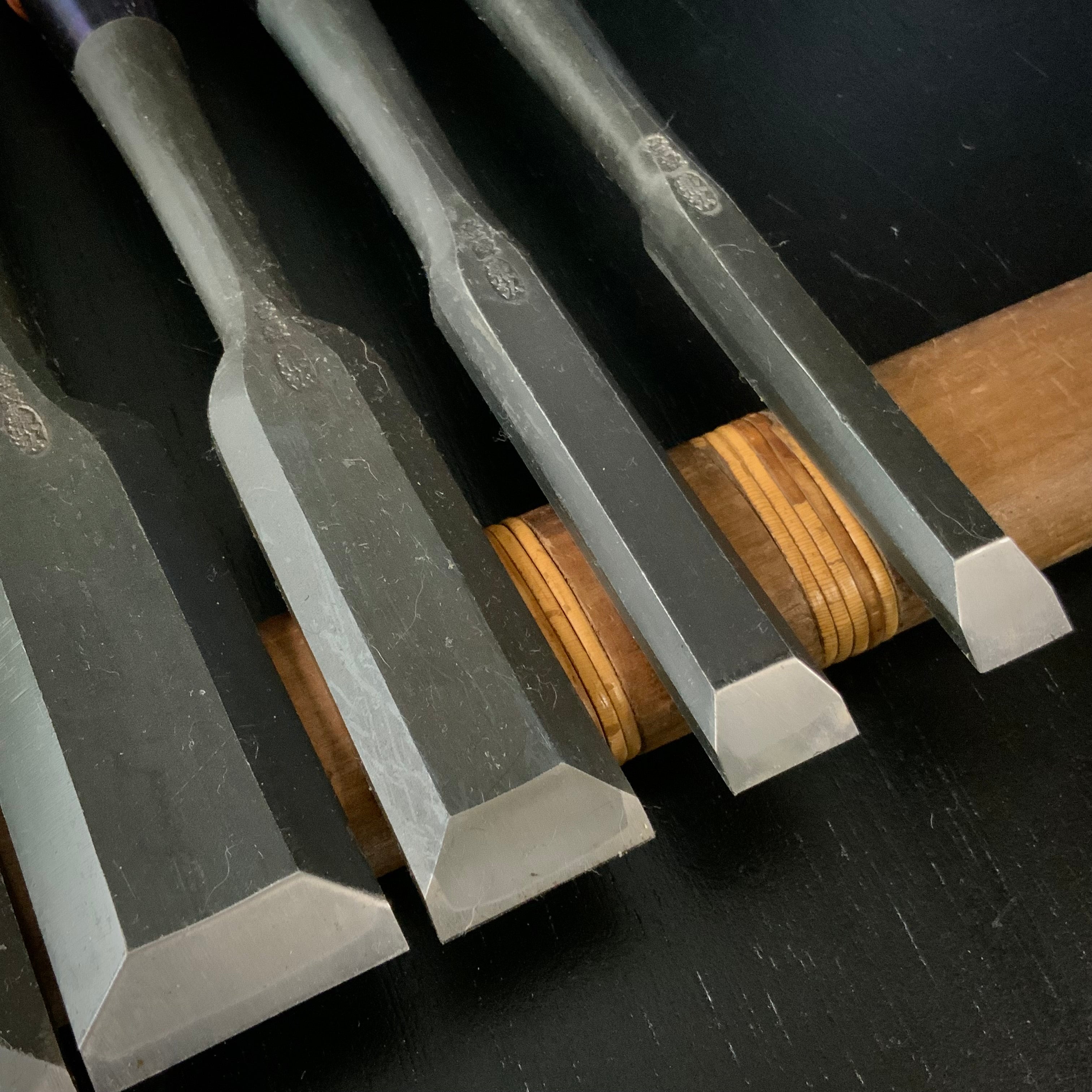 Kanehiro shorter Timber chisels set with Traditional Japanese iron 兼弘 和鉄 半叩き組鑿 六本組 Tatakinomi