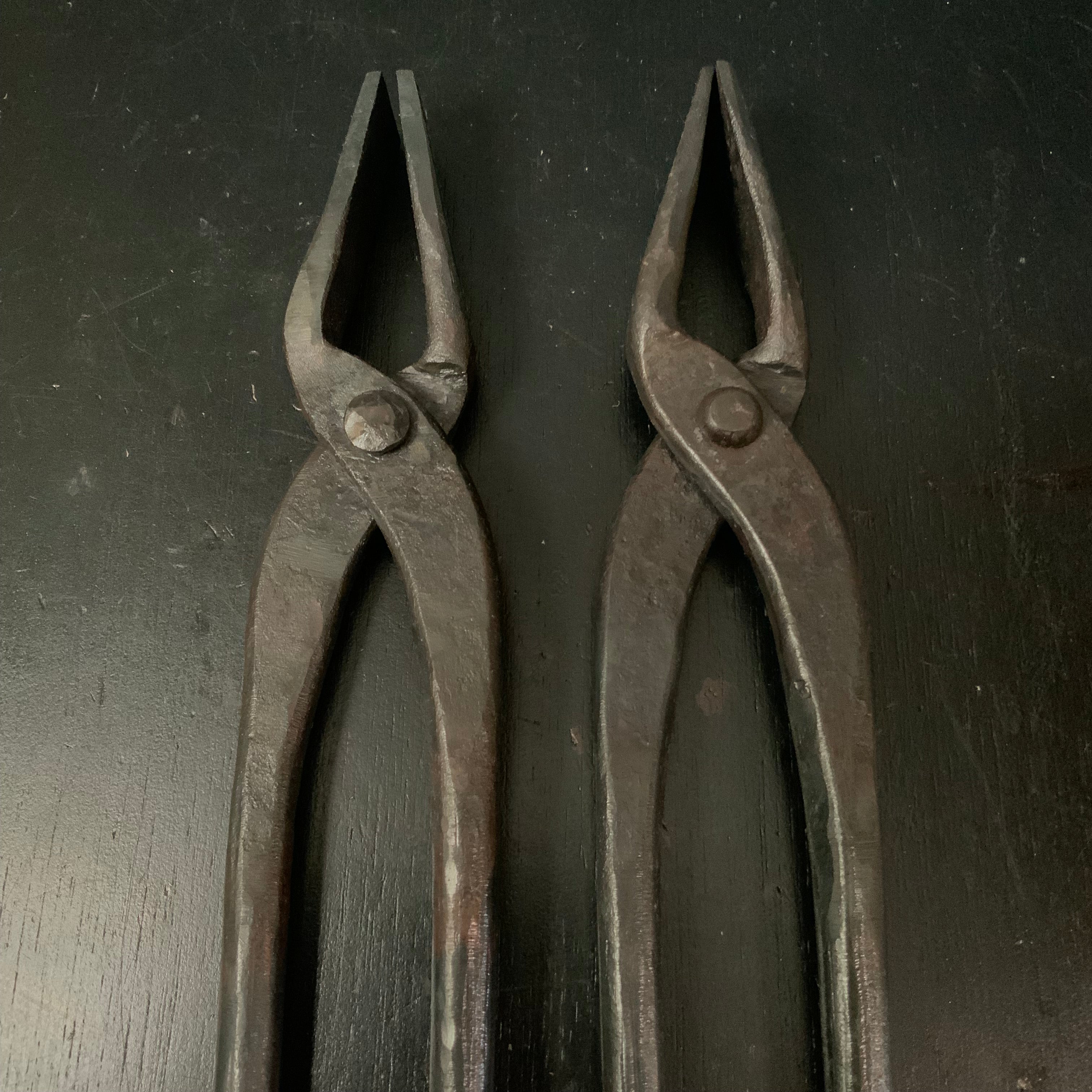 Yatoko Flat Type Traditional Japanese blacksmith tool (pliers) 矢床 火造箸 平 450mm
