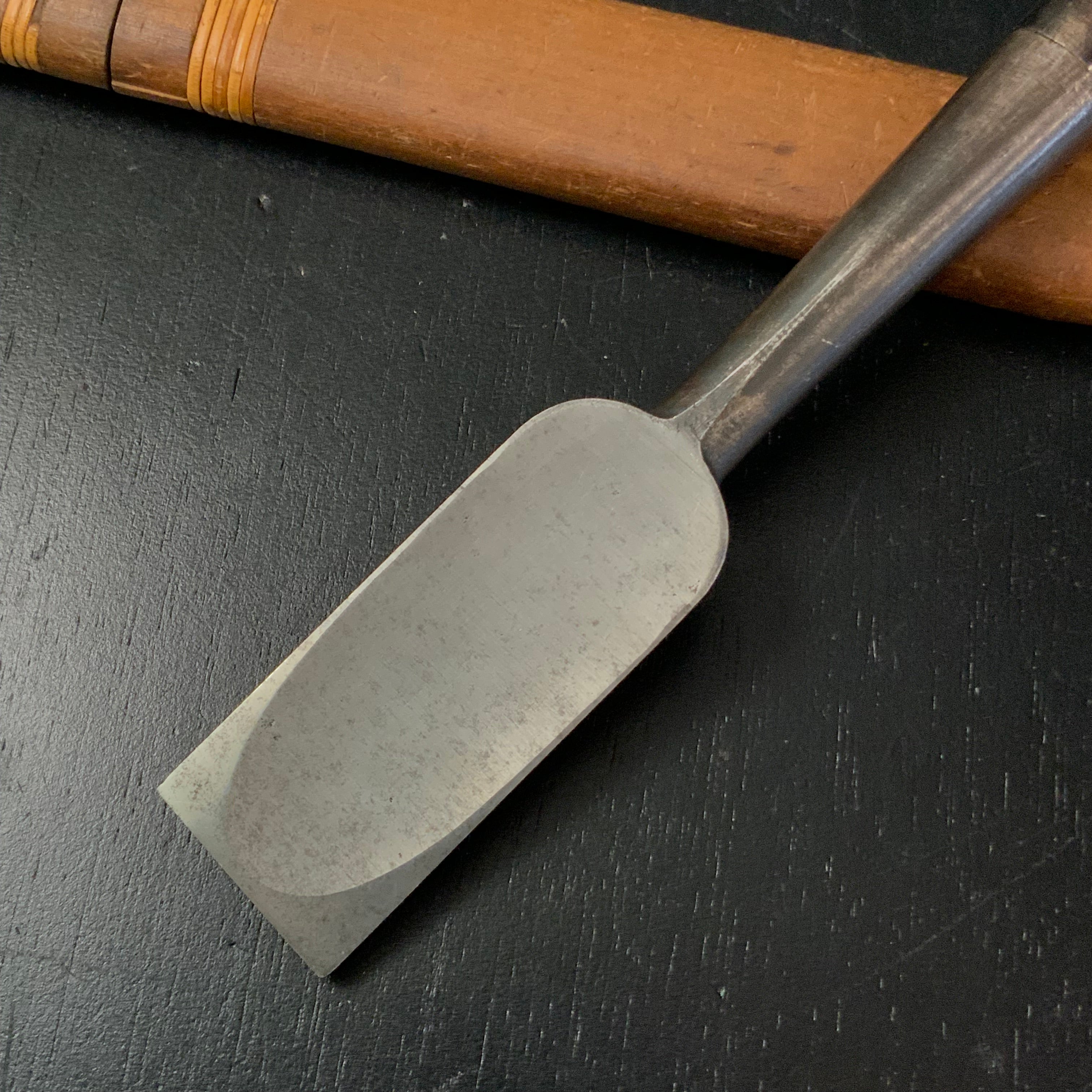 Old stock Hidari Hisasaku Timber chisels 36mm 掘出し物 左久作 叩き鑿 36mm