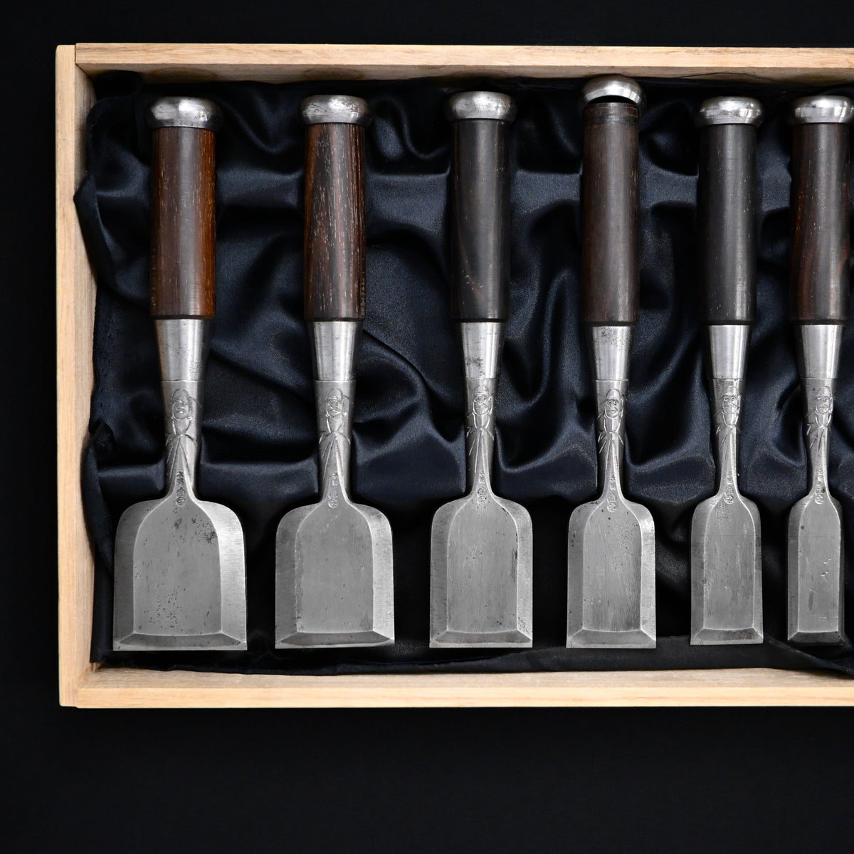 Authentic Vintage Naoyuki (Yamahiro) Bench Chisels set by Okayama Takeshi 希少品 岡山猛作 直之(問屋銘) 追入鑿15本組