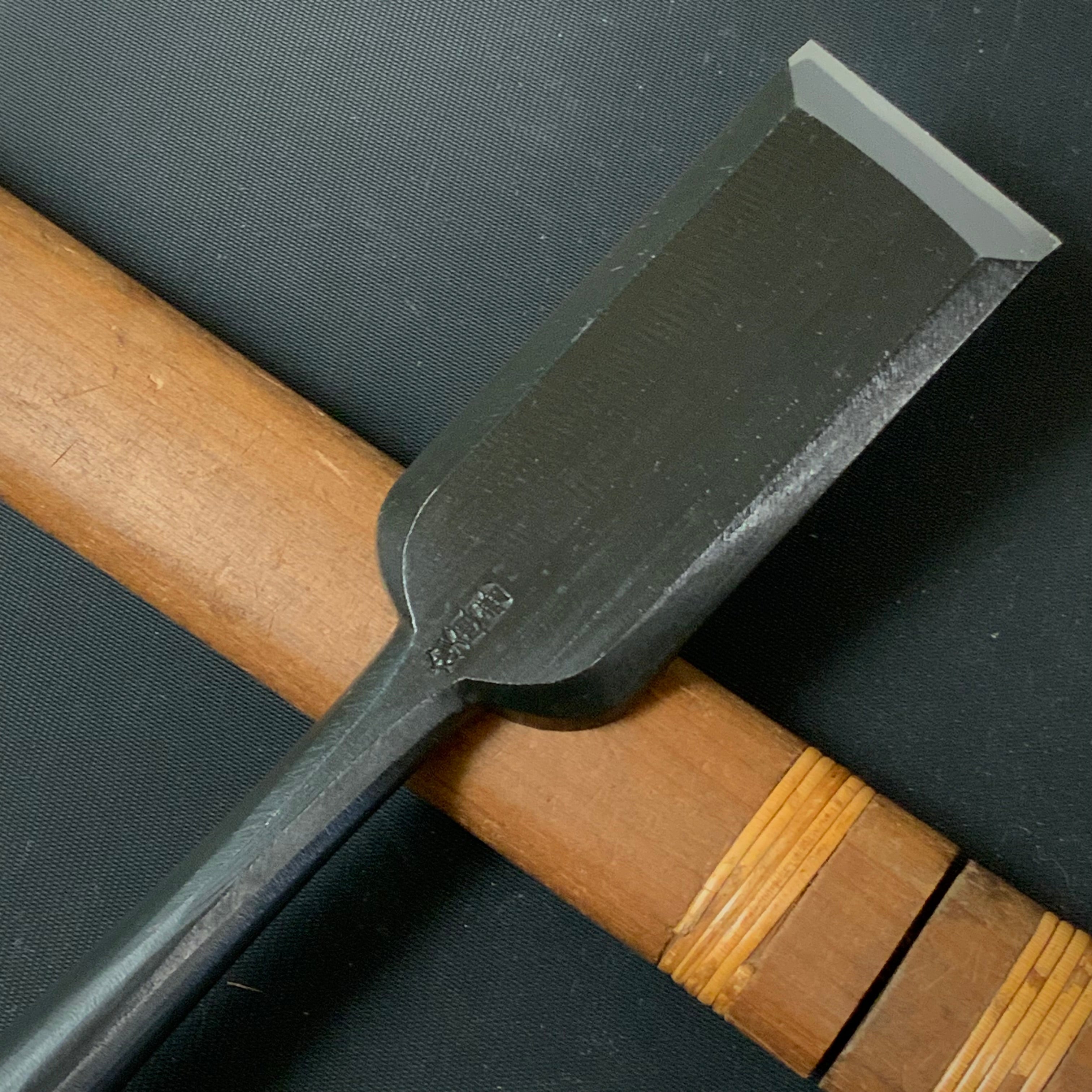 Tasai Dovetail Paring chisels (Usunomi) with blue steel 田斎作 薄鑿 42mm