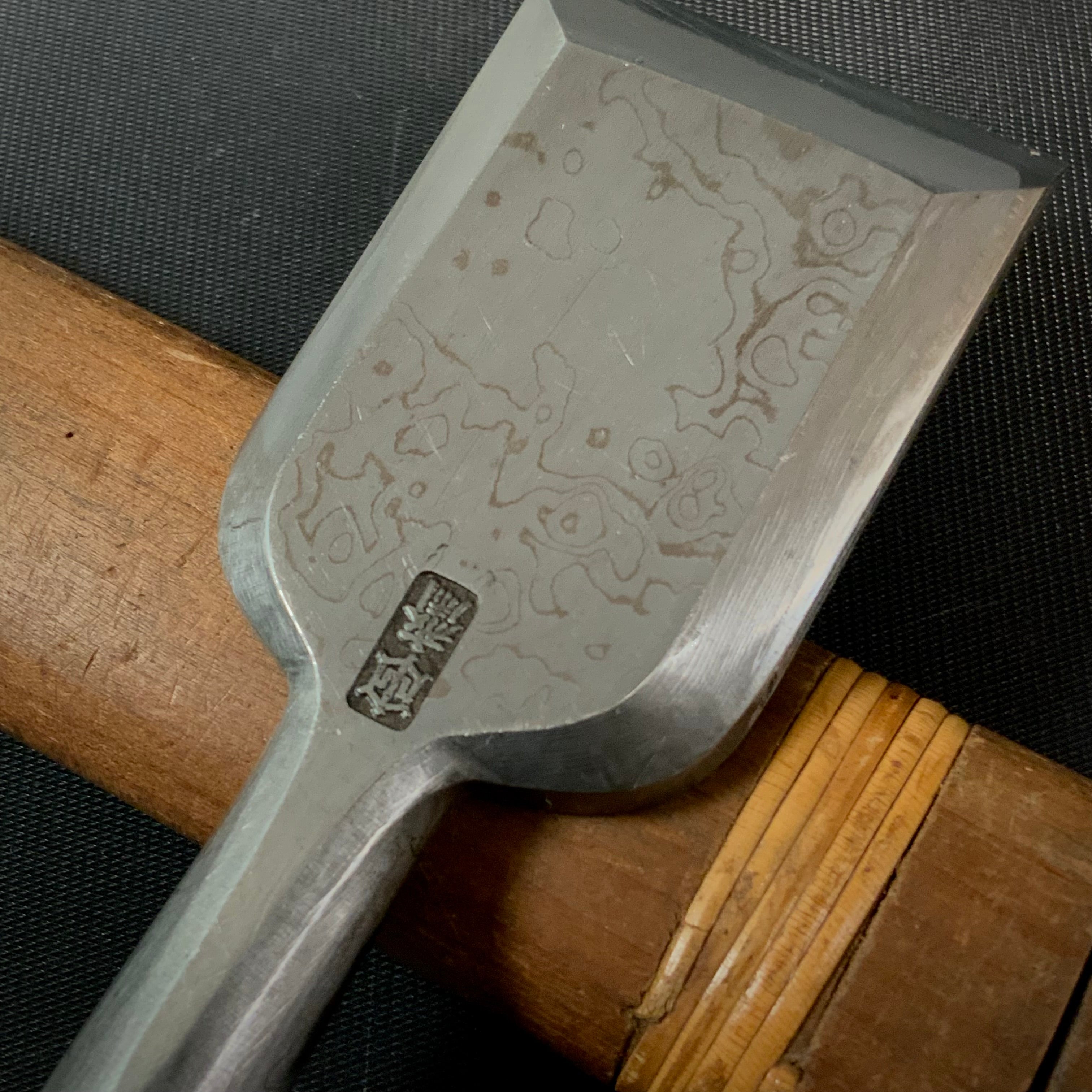 Tasai Mokume Special Bench chisels / 田斎作 木目 追入鑿 紫檀柄 42mm