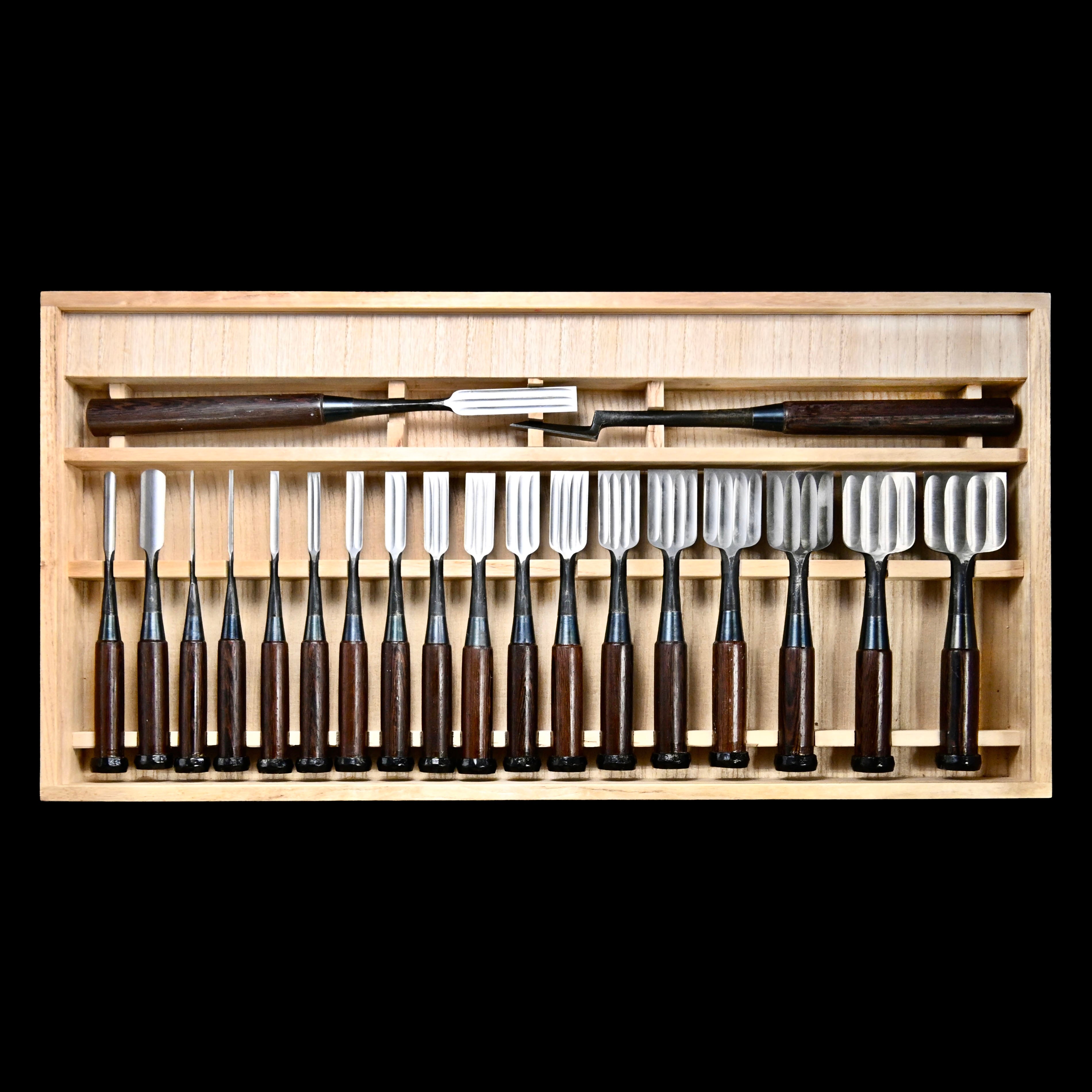 希少品 二代越孝 黒打 四ツ裏 磨仕上 20本組鑿 白紙鋼 Authentic Vintage Koshitaka Second Generation 20pc chisels set