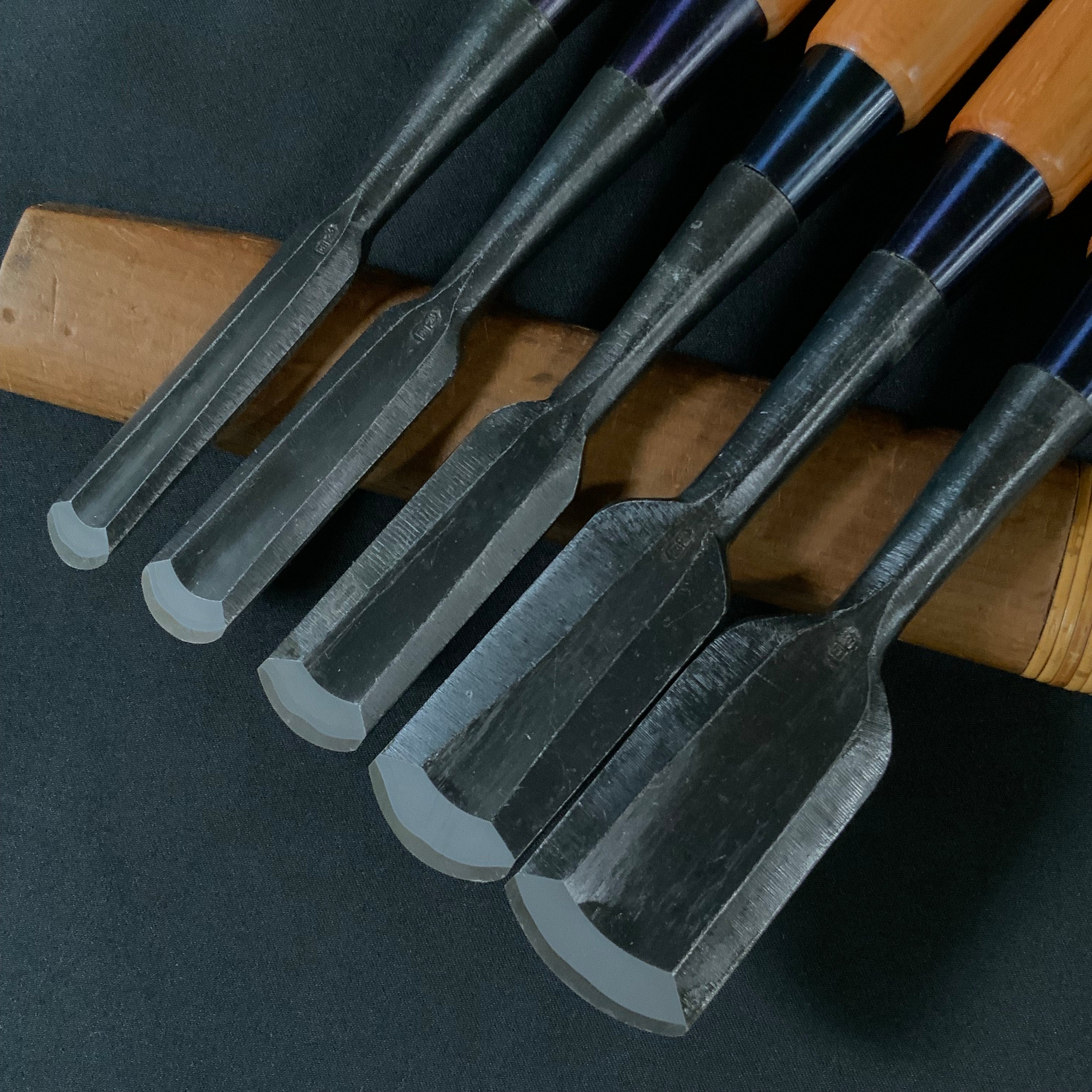 Toshikuni Soto maru Round chisels set with white steel 利国 外丸組鑿 5本組 Sotomarunomi