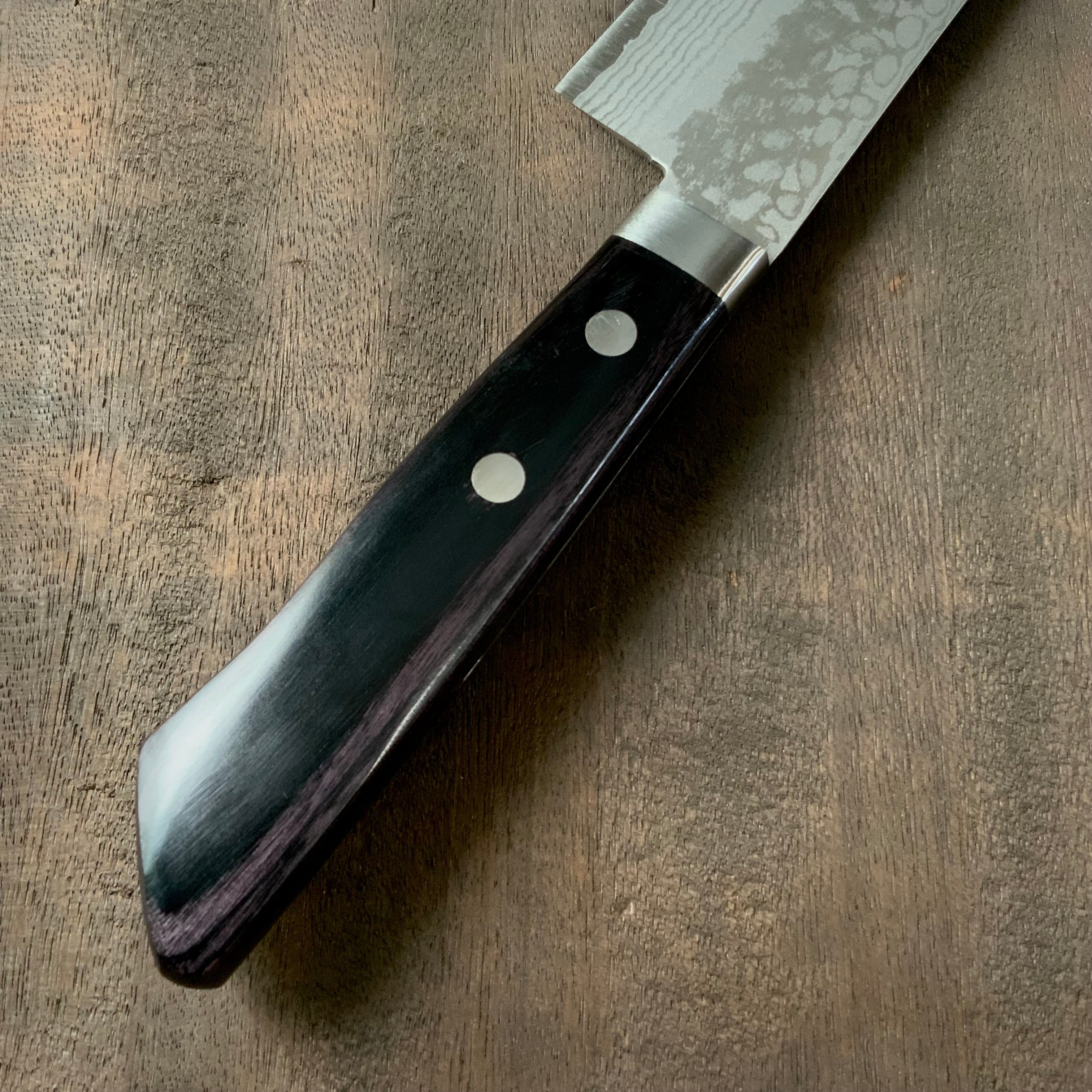 Haku-un Gyuto knife with a 17-layer stainless steel cladding 本鍛造白雲 V金10号口金付積層牛刀 180mm