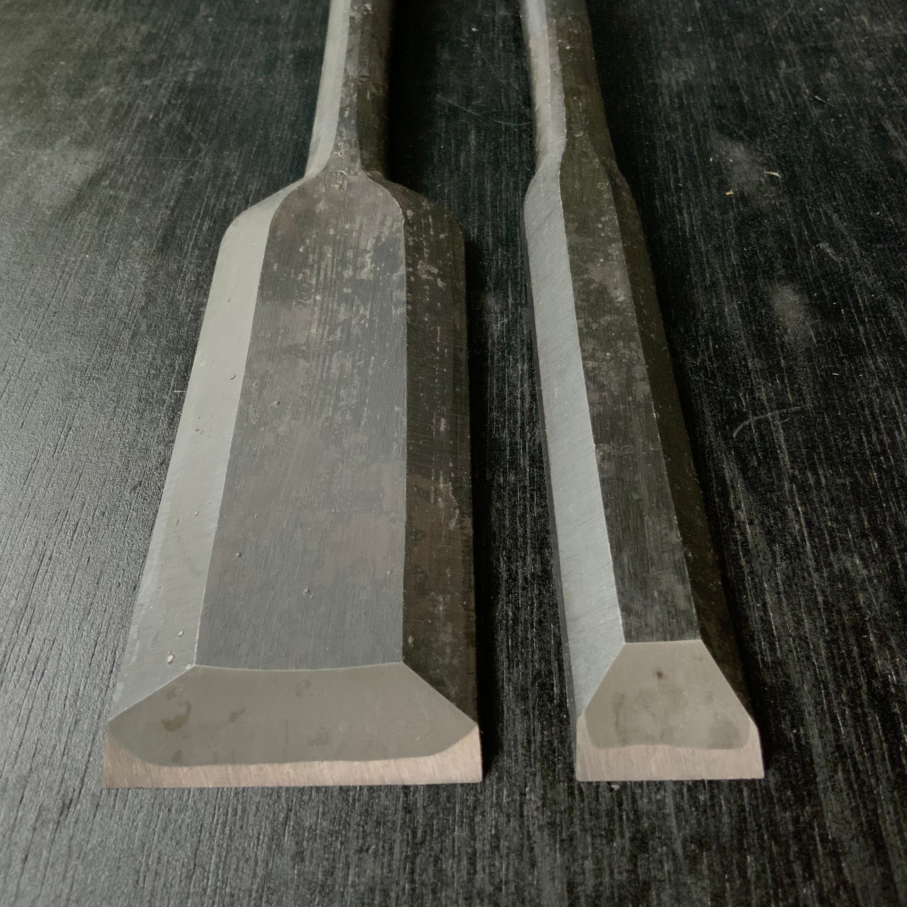 Sukemaru Slick Chisels set (Ootsuki-nomi, Hontsuki-Nomi) with white steel 助丸 本突き組鑿 24mm / 48mm