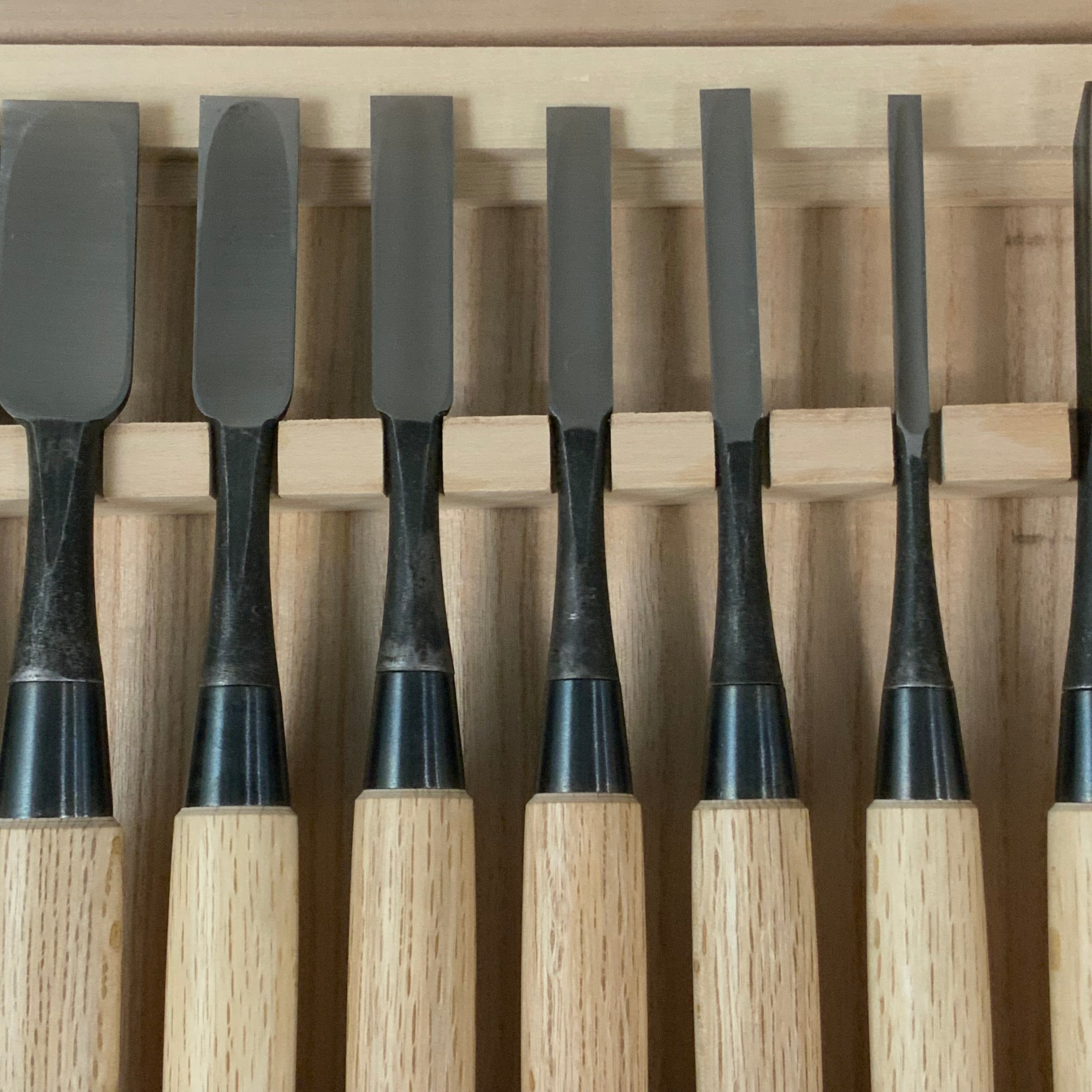 Ioroi Bench chisels set (Oirenomi) by Blue steel 五百蔵作 追入組鑿 青紙鋼