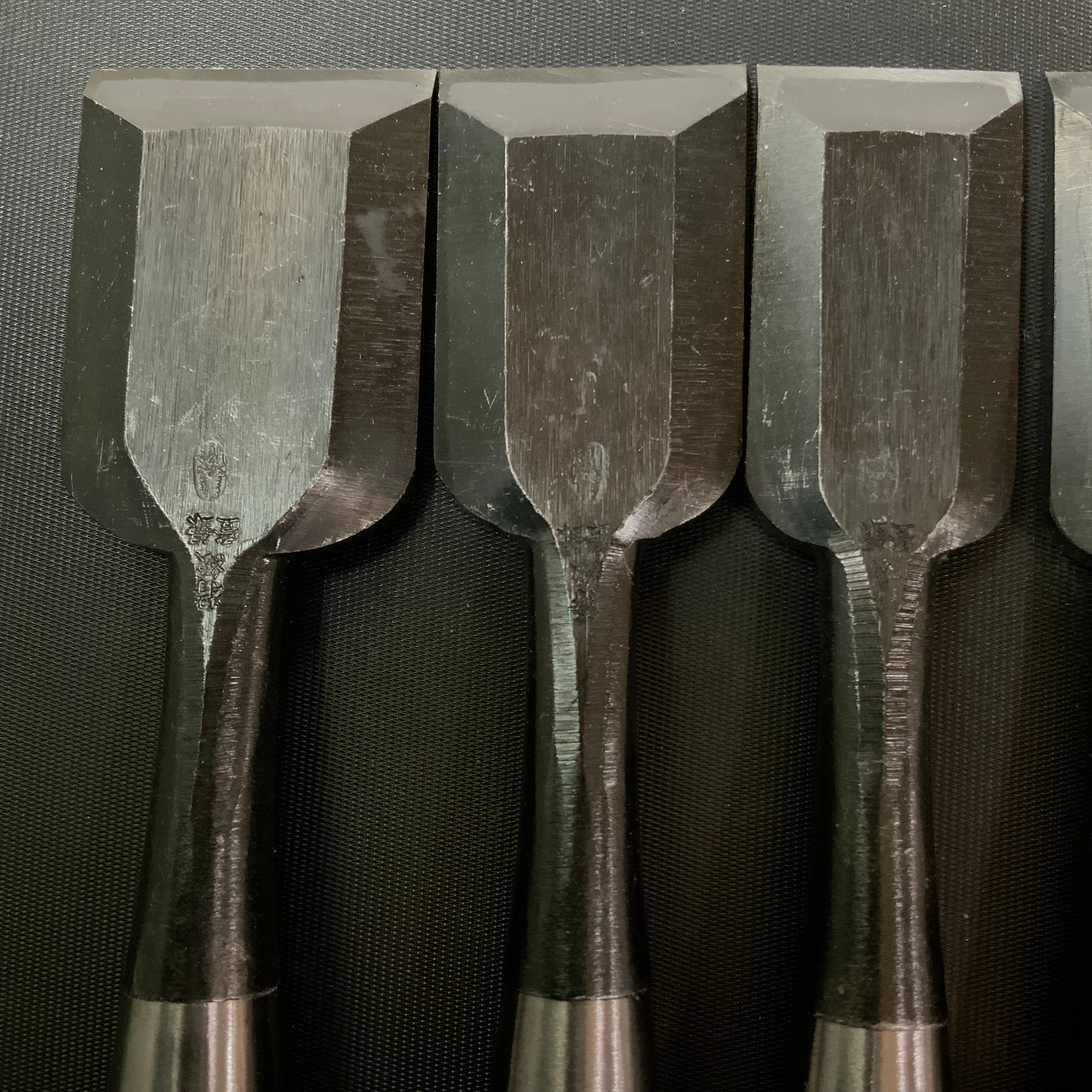 Yoshitaka Bench chisels set (Oirenomi) / 義隆 追入組鑿 10本組