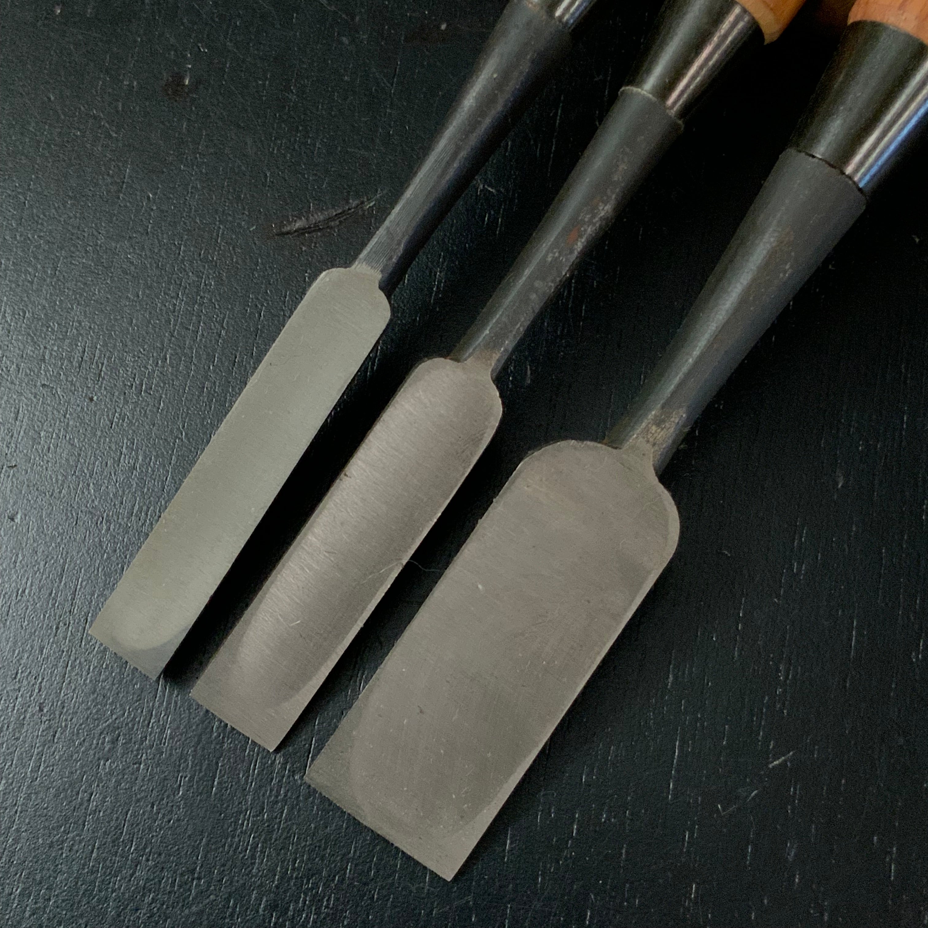 Old stock Hidari Hisasaku Dovetail Bench chisels Shinogi Oirenomi 掘出し物 左久作 鎬追入鎬(シノギ)