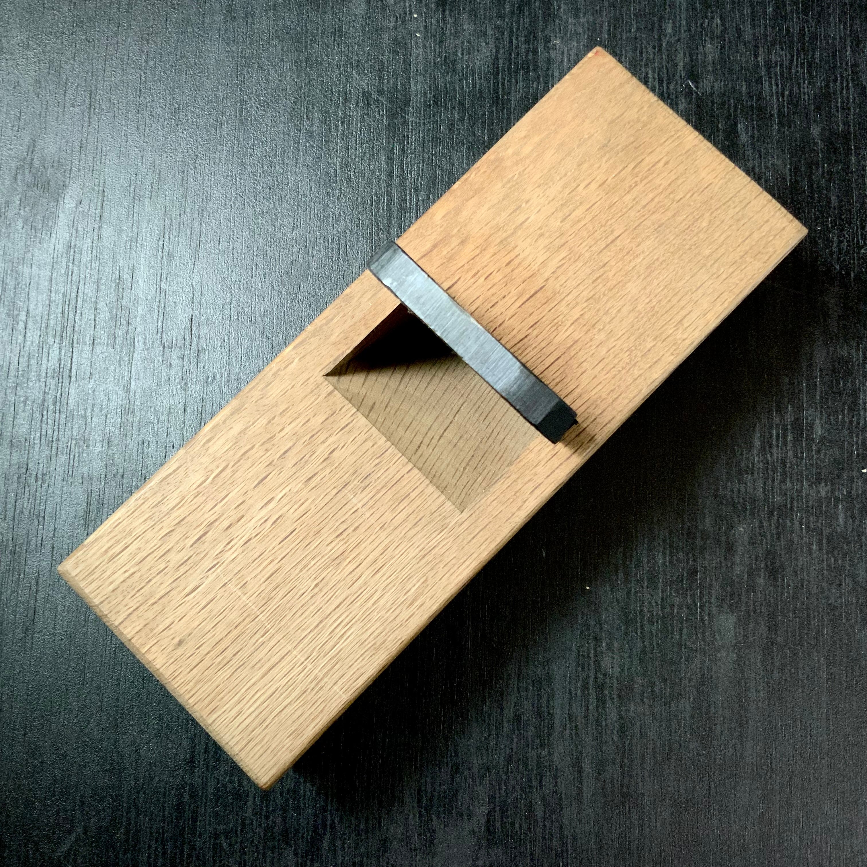 Standing Plane by Toubei (Dainaoshi Kanna) 藤兵衞作 台直鉋 段付