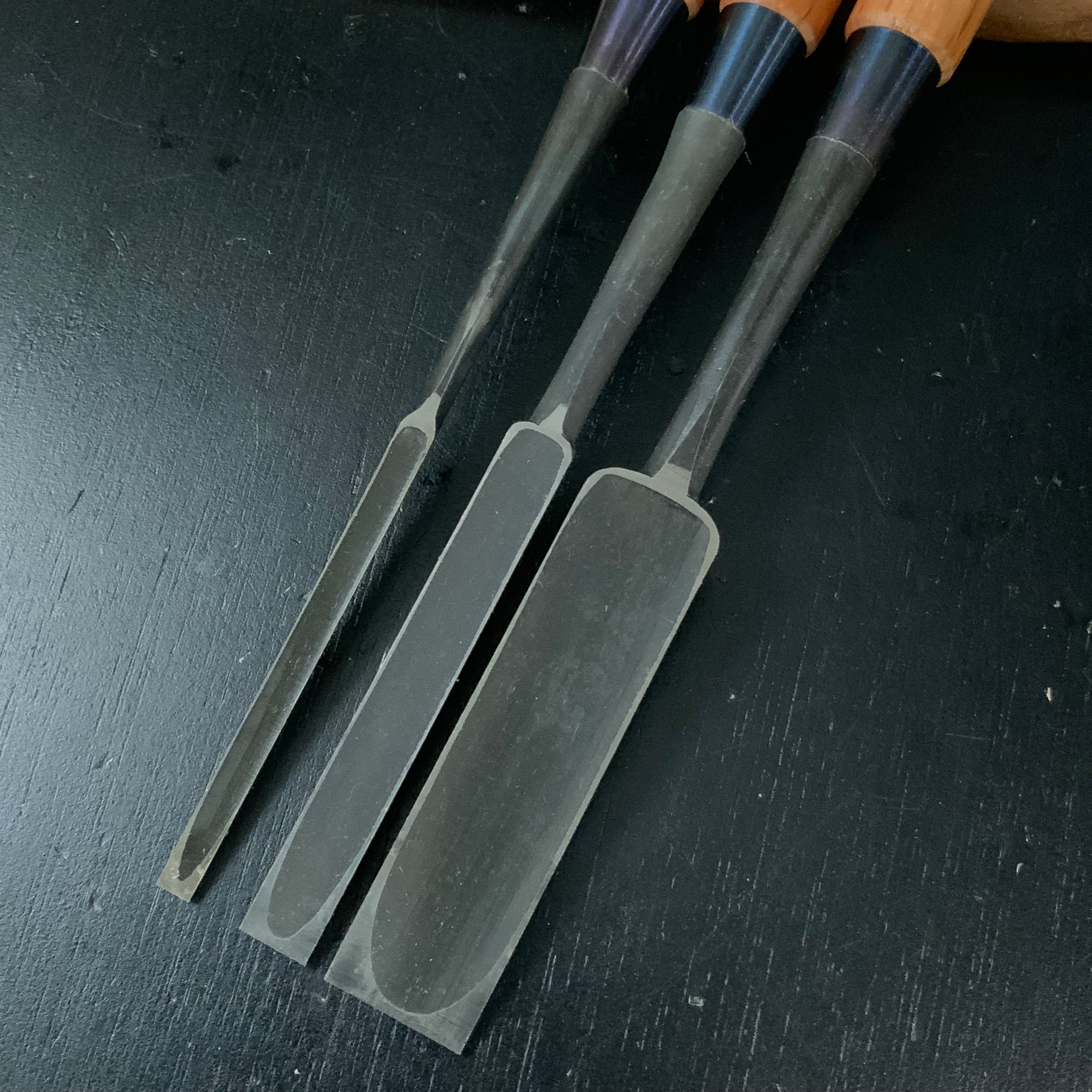 Old stock Yoshimasa Paring chisels Set (Usunomi) with white steel 掘出し物 善正 面取薄鑿 3本組