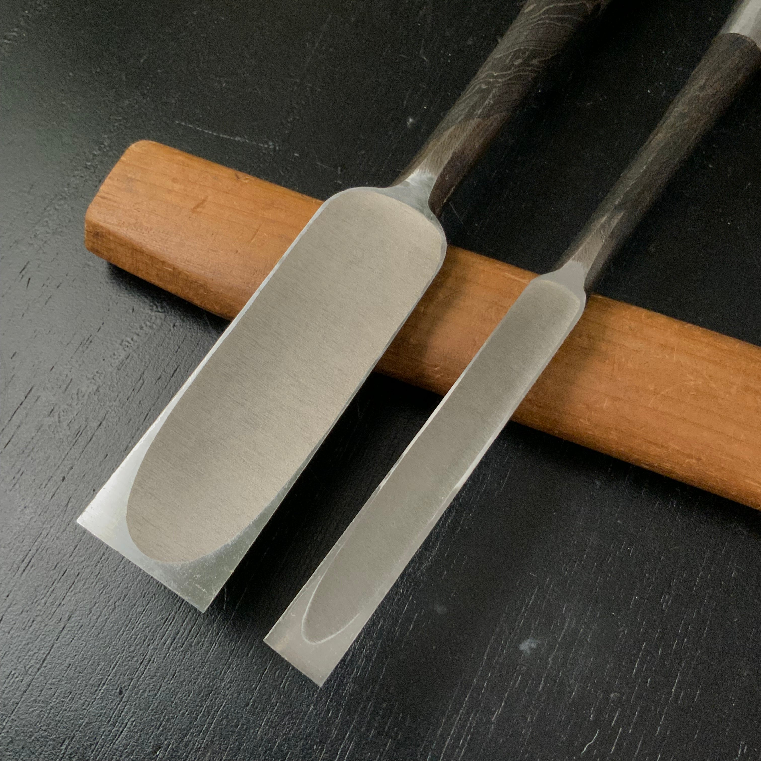 Tasai Mokume Special Paring chisels (Usunomi) with blue steel 田斎作 木目 薄鑿 紫檀柄
