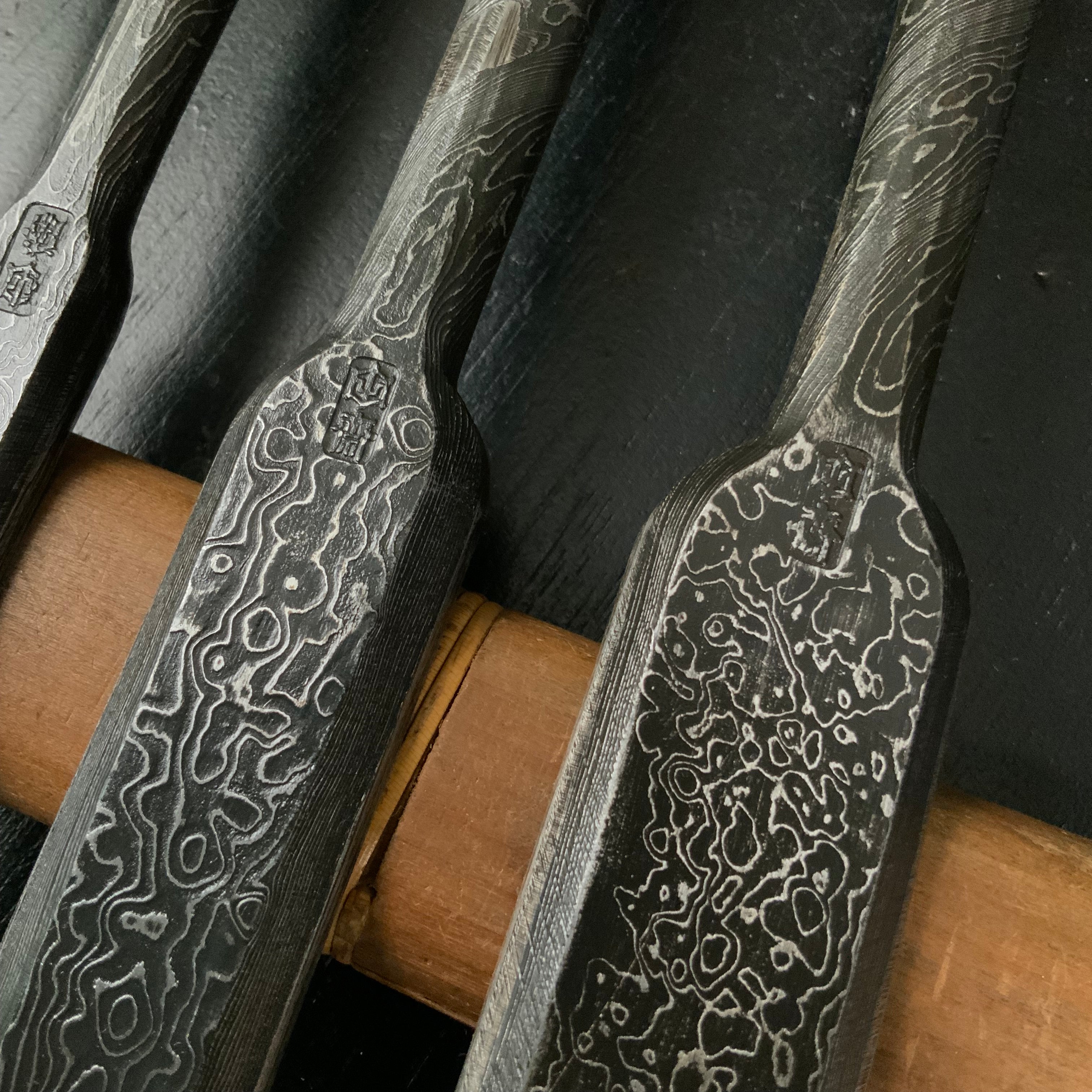Tasai Mokume Special Paring chisels (Usunomi) with blue steel 田斎作 木目 薄鑿 紫檀柄