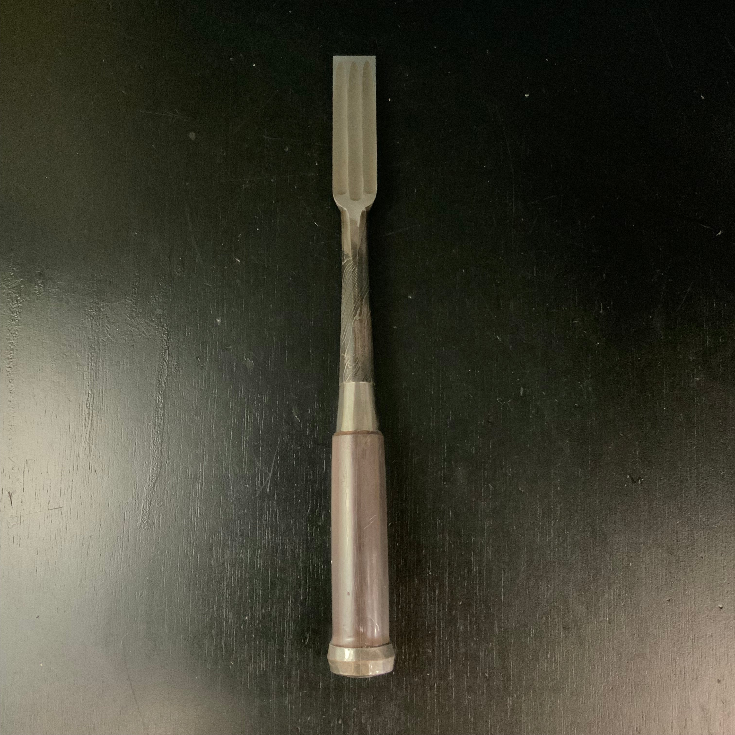 Tasai Mokume Special Timber chisels with black wood handle 田斎作 木目 首長厚鑿 黒檀柄 三つ裏 24mm Kubinaga Atsunomi