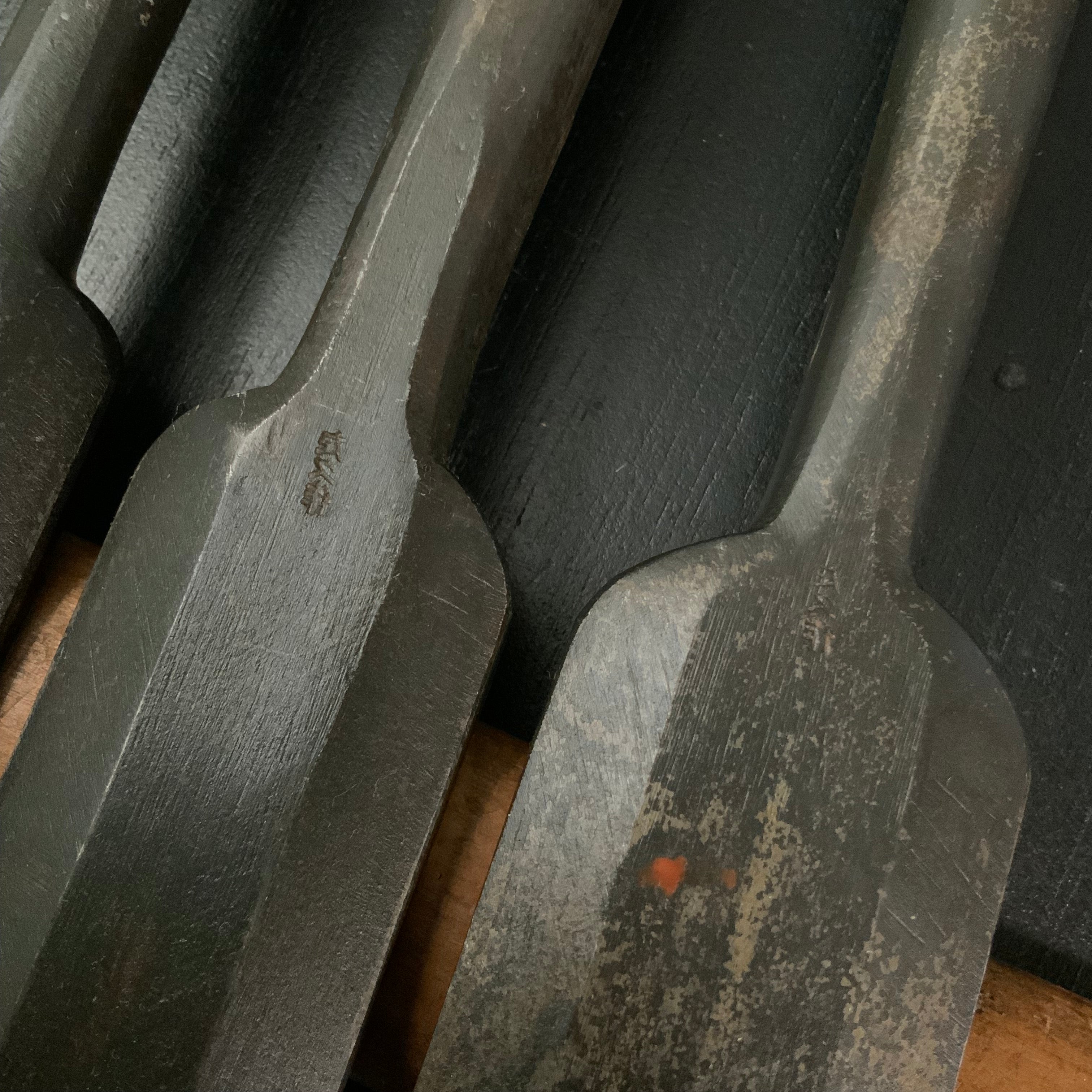 Old stock Hidari Hisasaku 2rd Timber chisels by Ikegami Takanobu 池上喬庸作 二代目左久作 叩き鑿 Tatakinomi