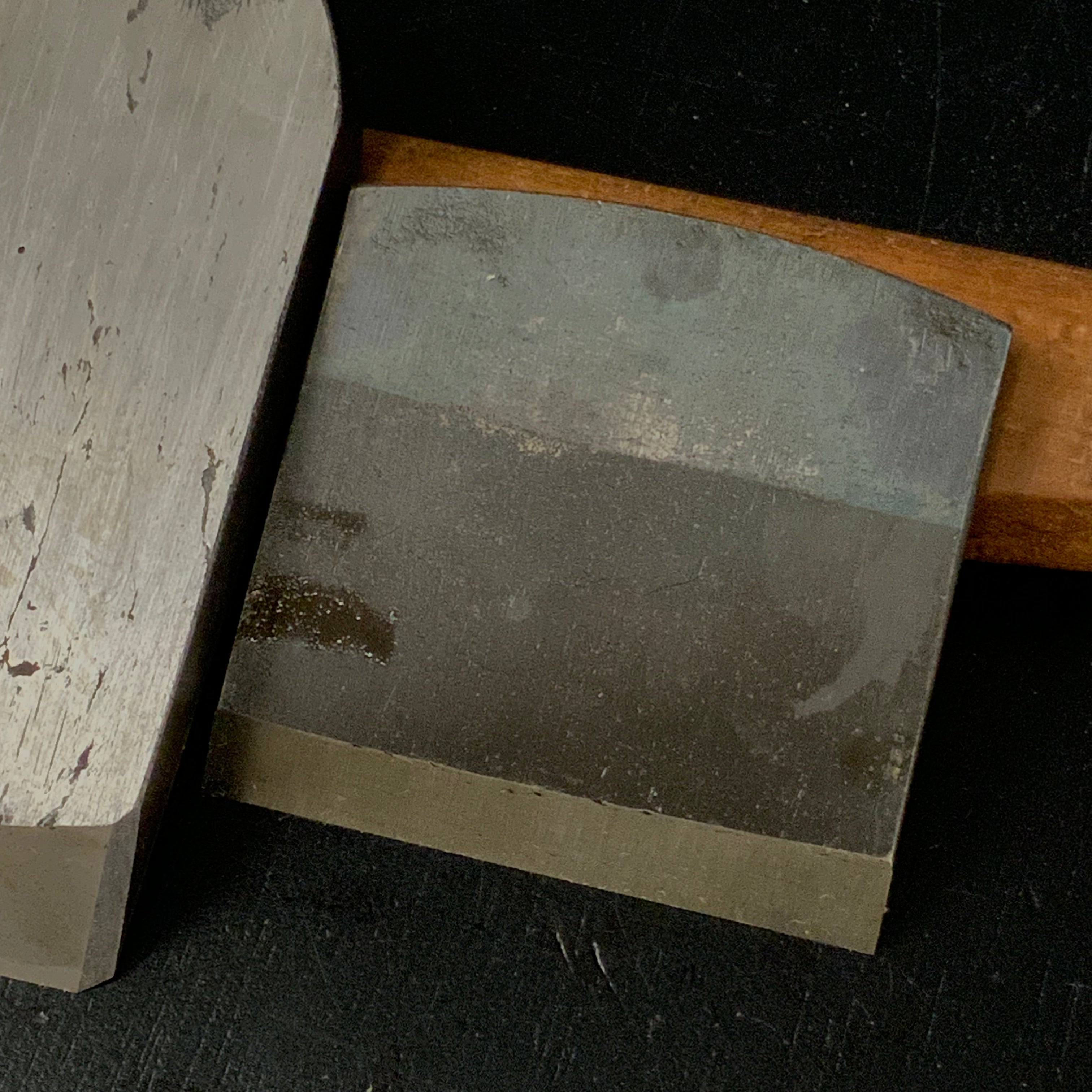 Old stock Sekimagoroku Smoothing Plane(Kanna) by Sekikawa Seikichi 掘出し物 関孫六 関川誠吉作 仕上げ鉋 水平屋引取品 70mm