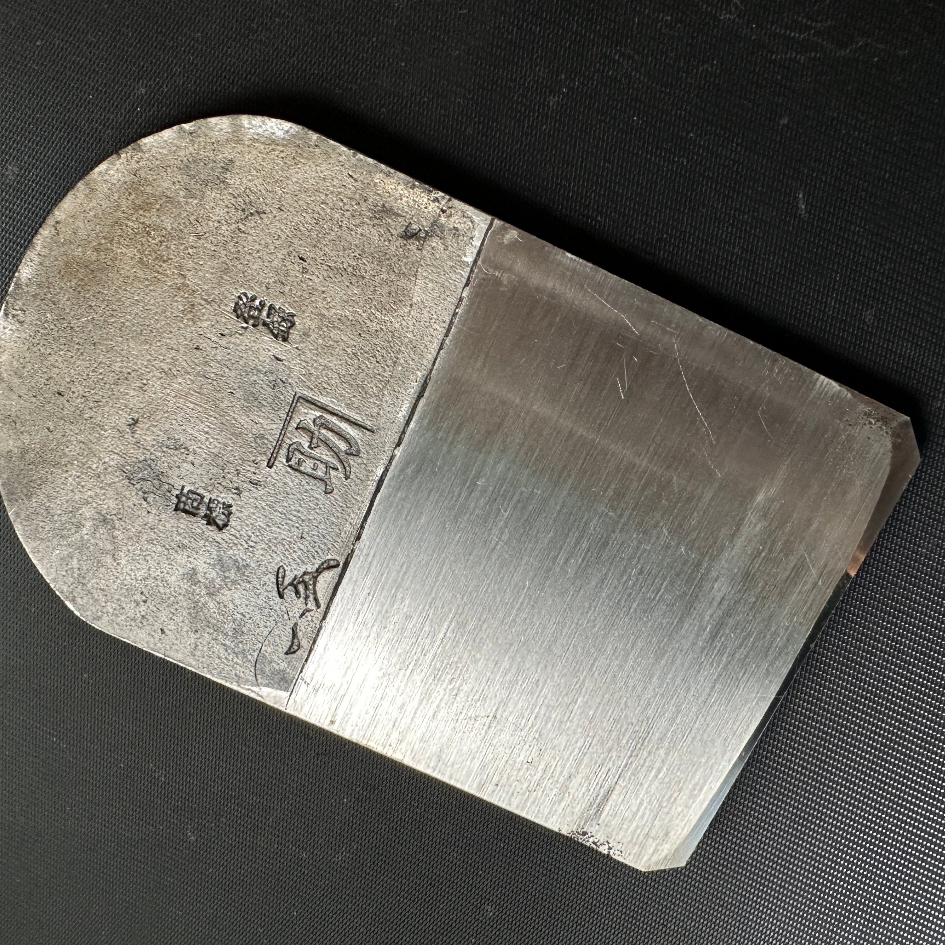 Old stock Kanesuke Smoothing Plane (Kanna) by Tsutsumitomoichi koyoshiya Body 掘出し物 堤朋一作 カネ助 仕上げ鉋 70mm
