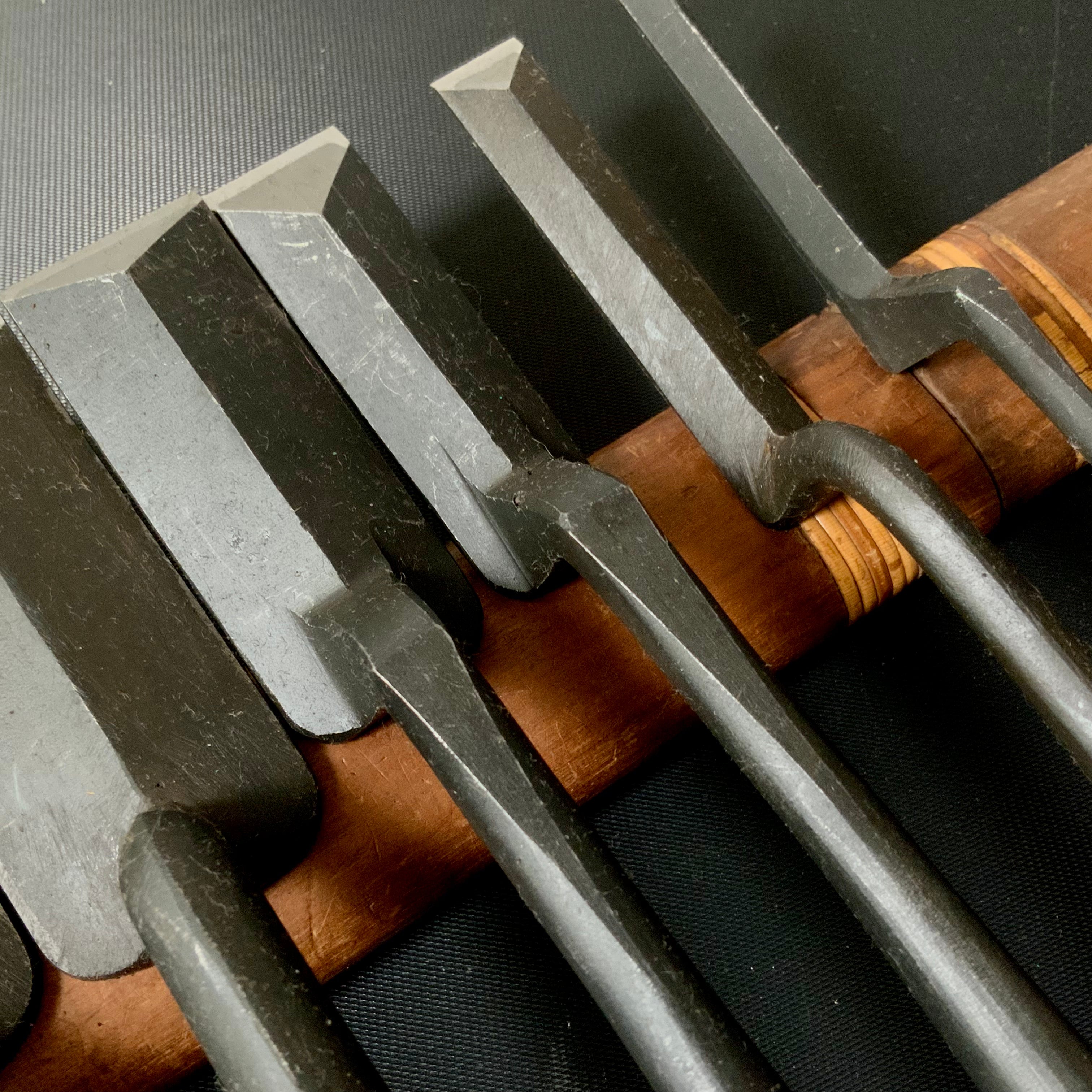 Old stock Kunitsuru Trowel chisel (Kote nomi) Dovetail type 掘出し物 國鶴 鎬型 鏝鑿