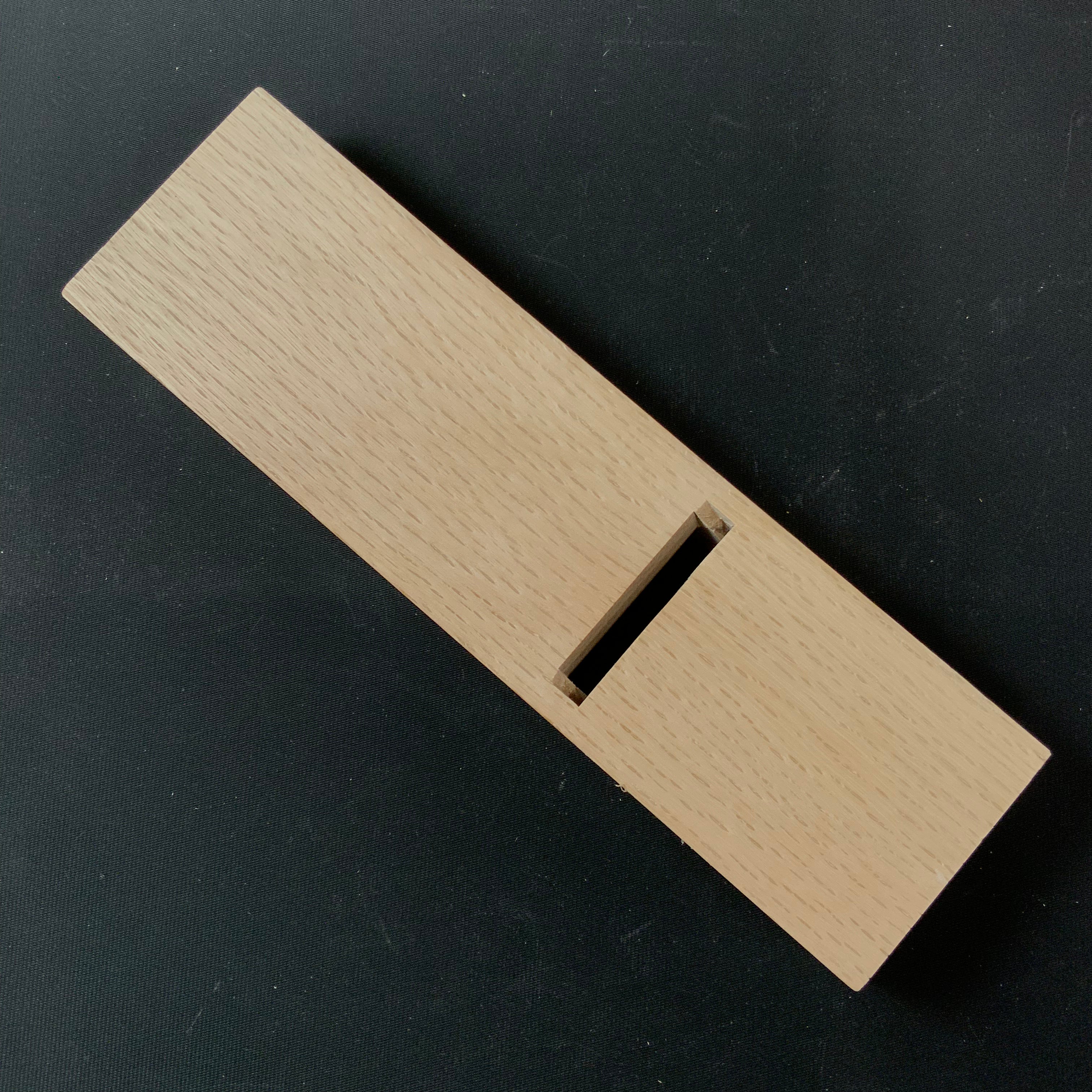 Old stock eleventh generation Teruhide Smoothing Plane (Kanna) 掘出し物 輝秀 十一代目 石堂秀雄作 仕上げ鉋 54mm