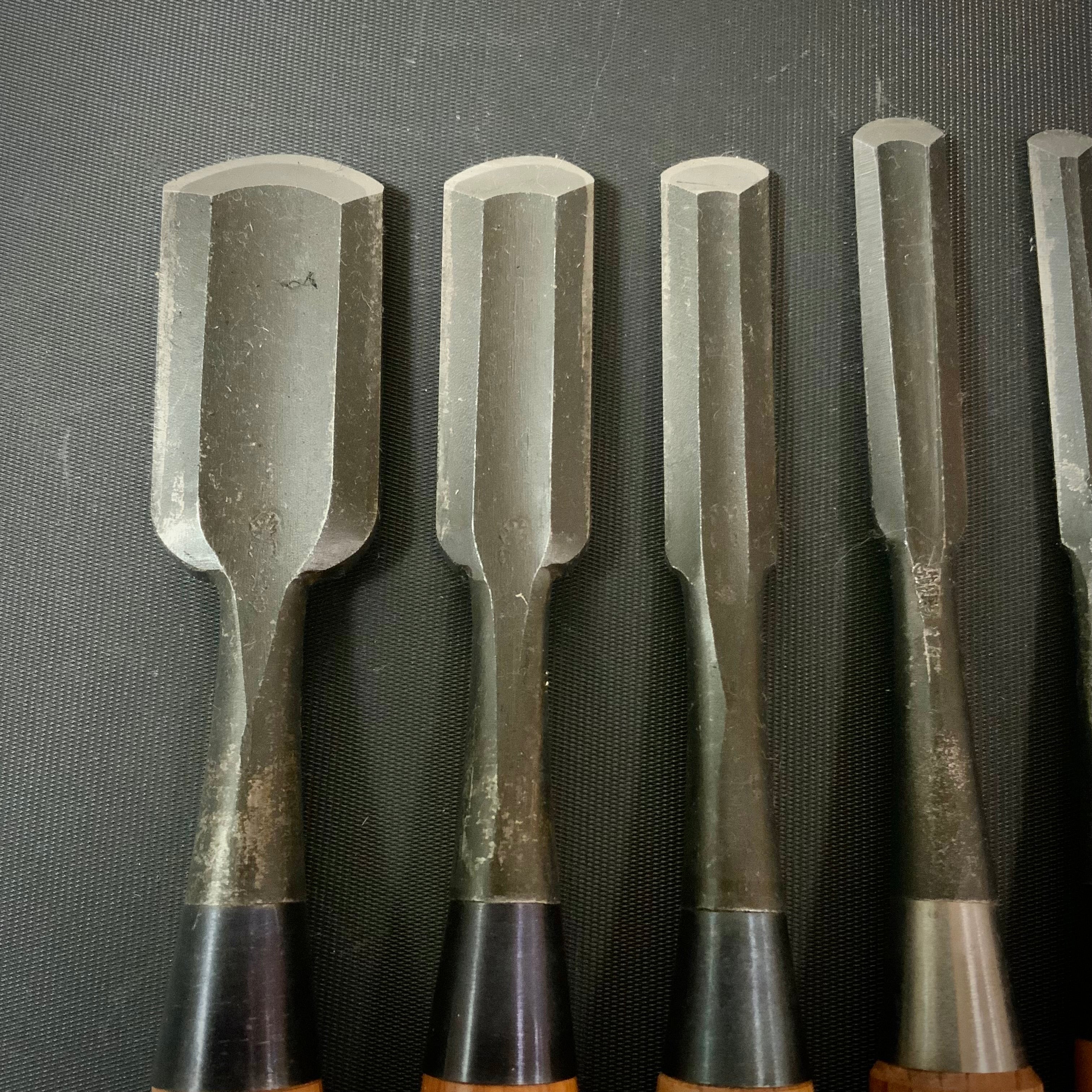 Old stock Koshihide Soto maru bench chisels set with white steel 掘出し物 越秀 外丸追入組鑿 5本組 Sotomarunomi
