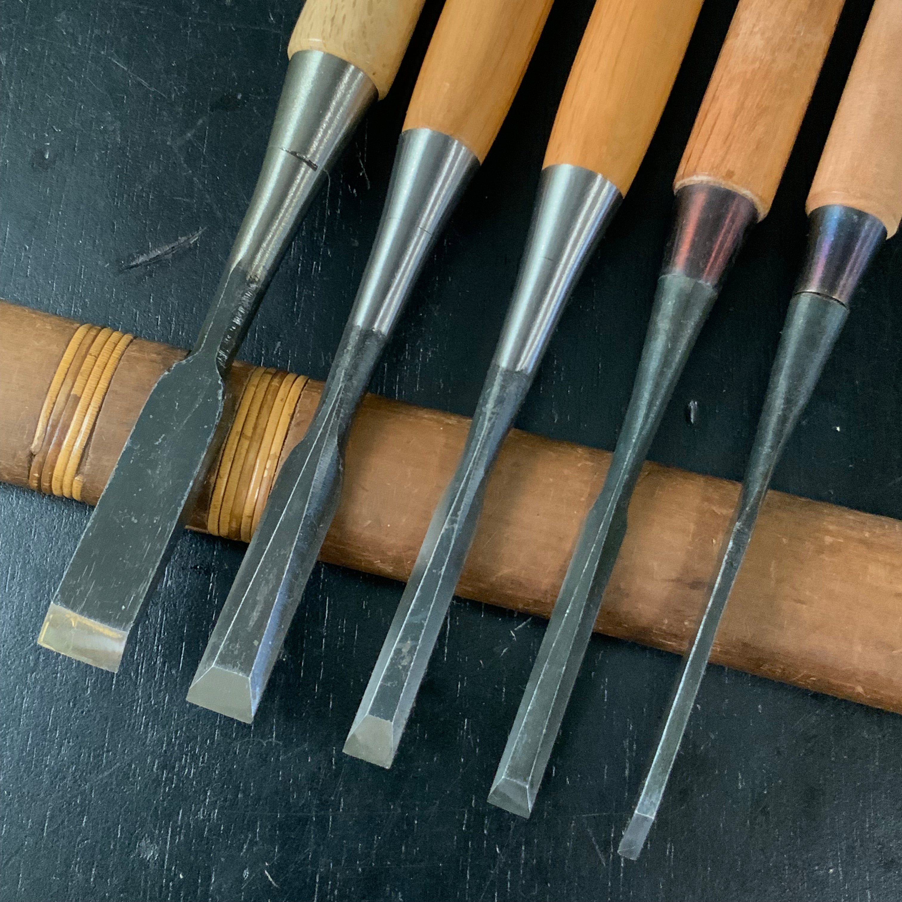 #M186 Mixed set Bench chisels set for beginner by unknown smith バラ鑿合わせ 初心者におすすめ 追入組鑿 作者不明