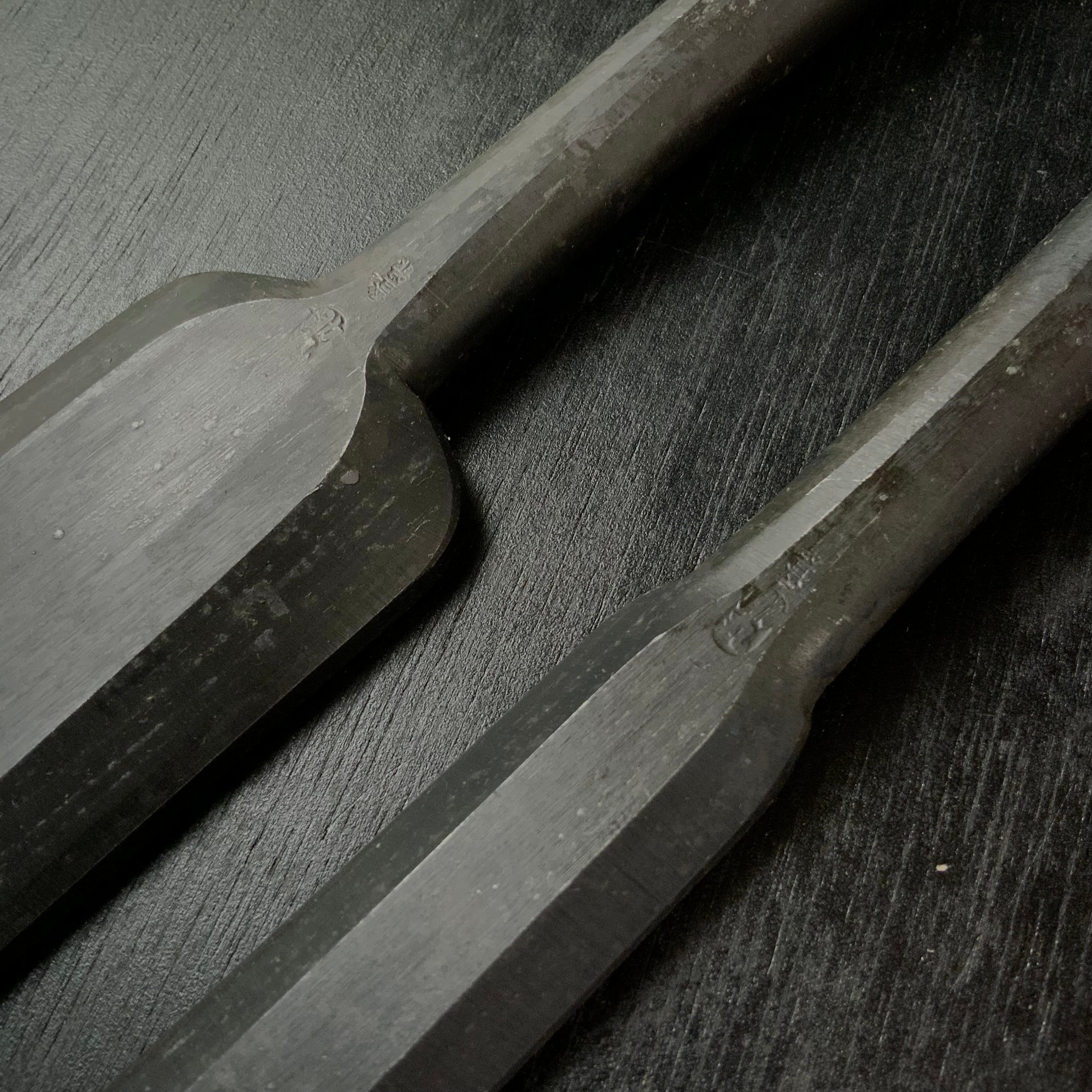Sukemaru Slick Chisels set (Ootsuki-nomi, Hontsuki-Nomi) with white steel 助丸 本突き組鑿 24mm / 48mm