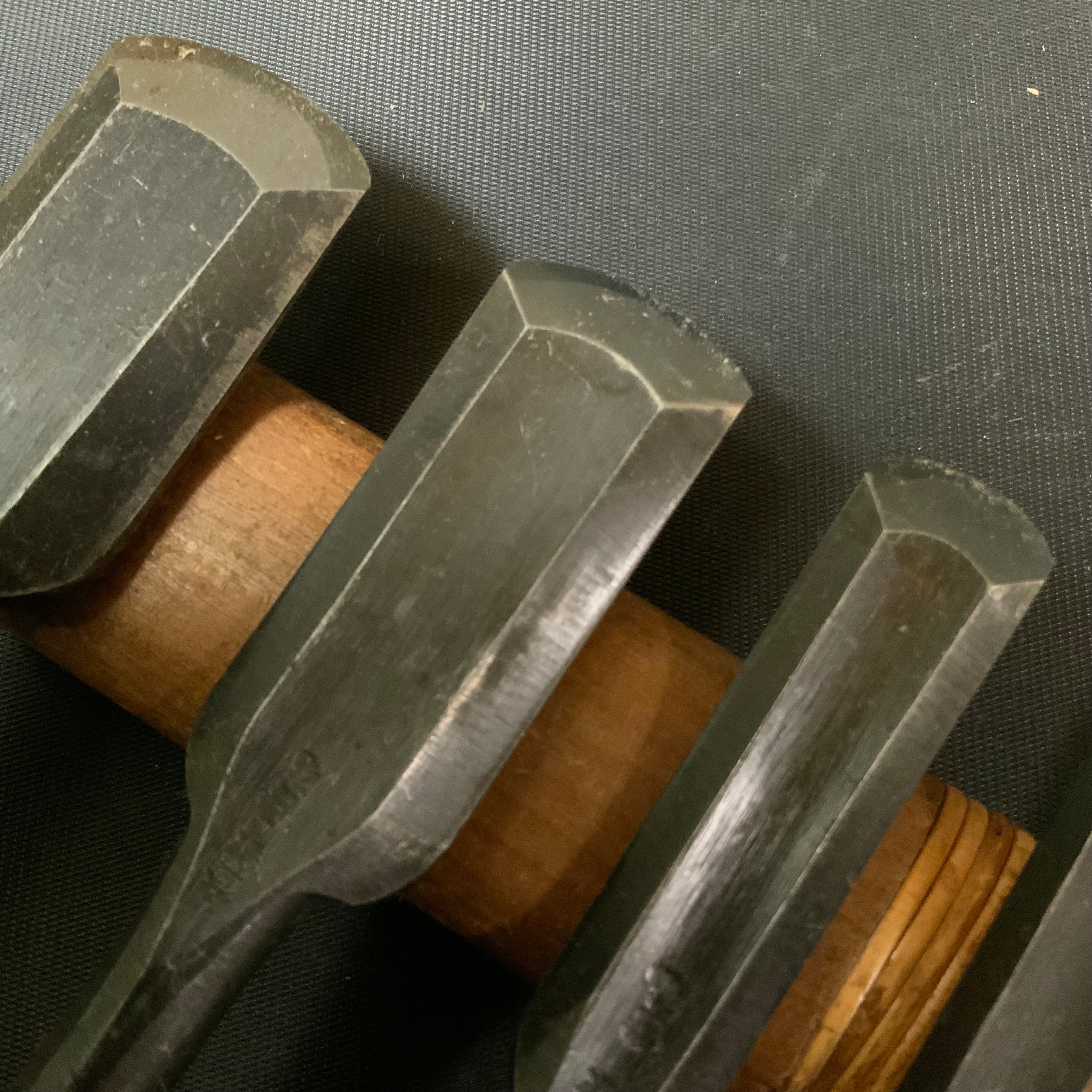 #11 Old stock Soto maru bench chisels set with white steel 掘出し物 外丸追入組鑿 5本組 Sotomarunomi