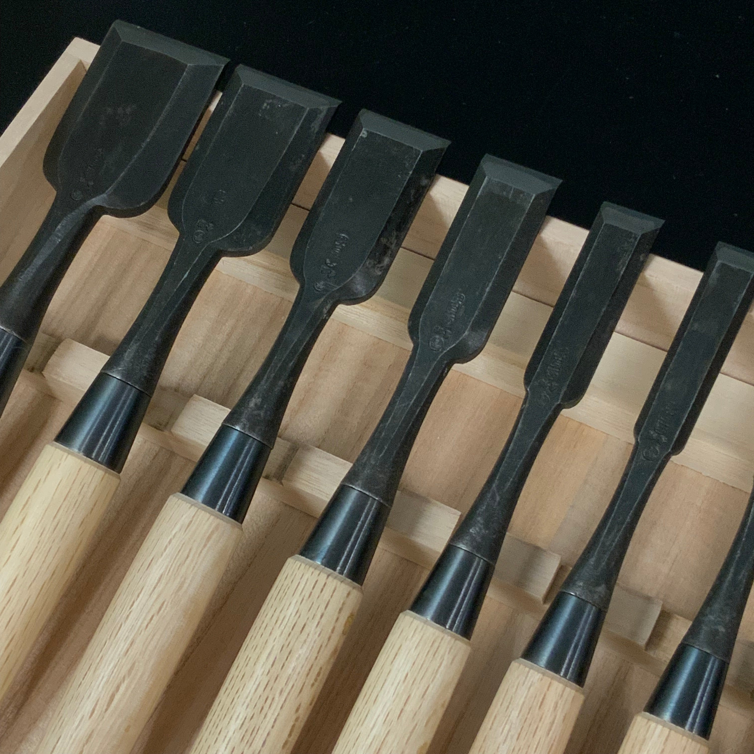 Ioroi Bench chisels set (Oirenomi) by Blue steel 五百蔵作 追入組鑿 青紙鋼