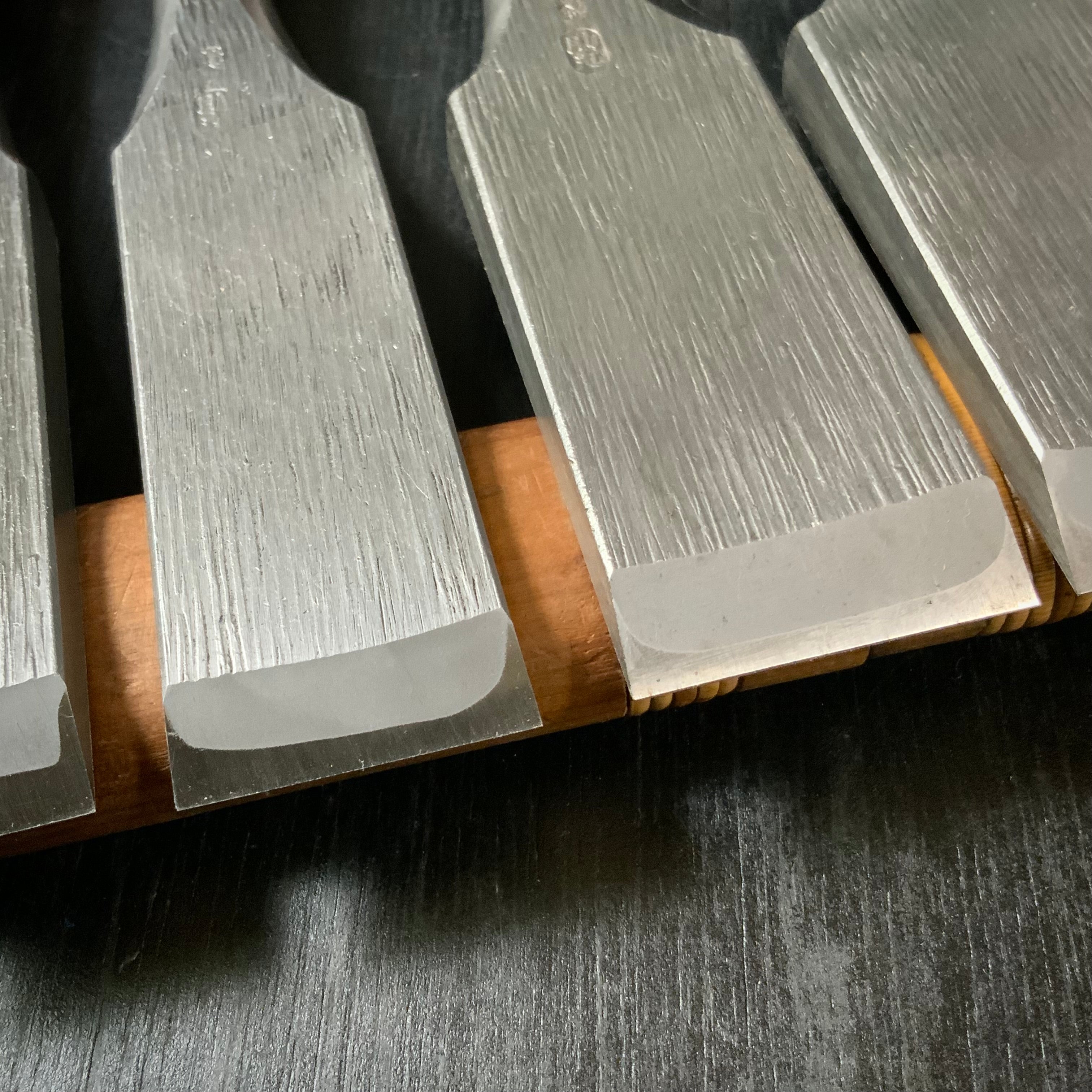 Old stock Sukemaru 3rd Damekiri chisels set with Triple ura 掘出し物 三代助丸作 碓氷金三郎氏 ダメ切り5本組鑿 Damekirinomi