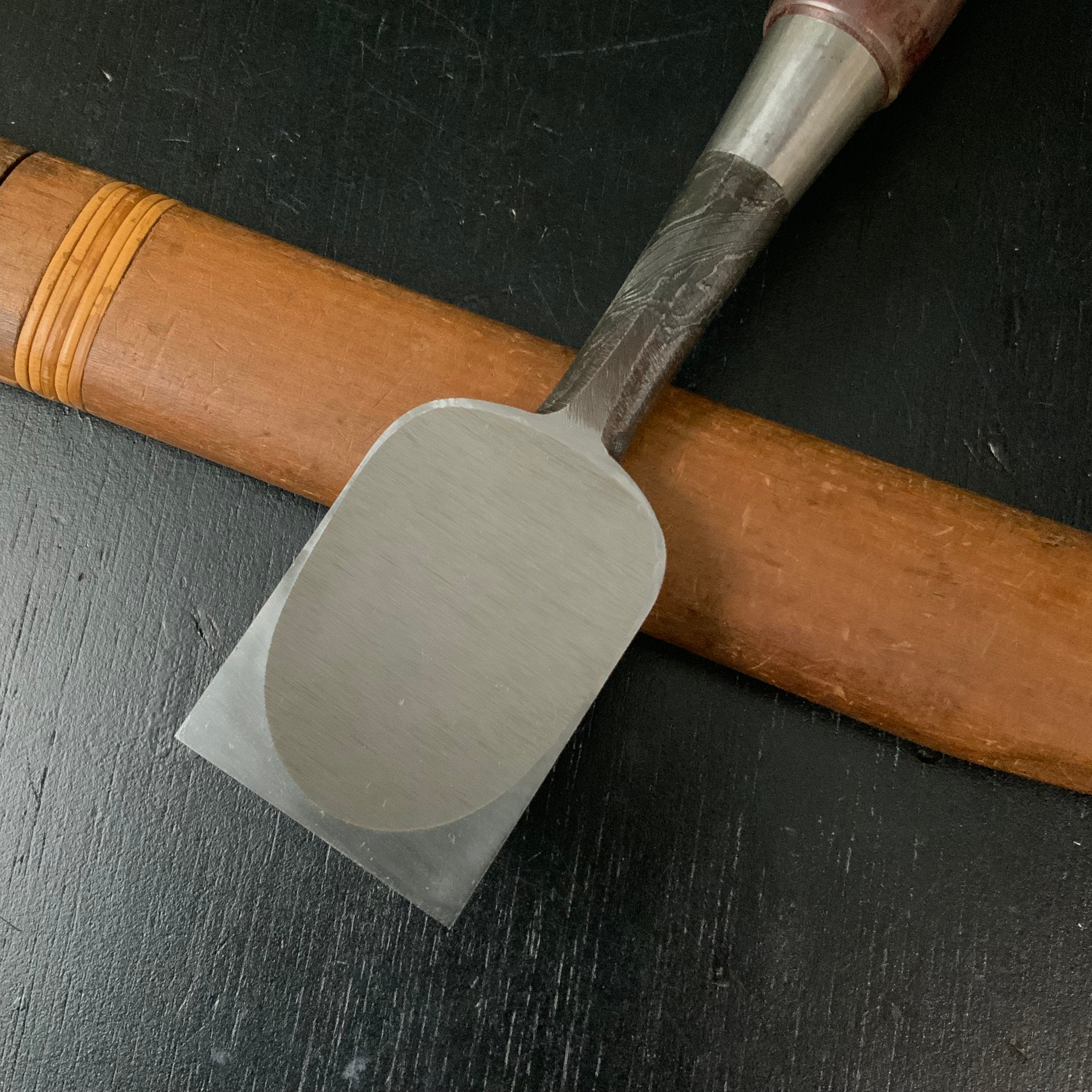 Tasai Mokume Special Bench chisels with blue steel 田斎作 木目 追入鑿 紫檀柄 42mm