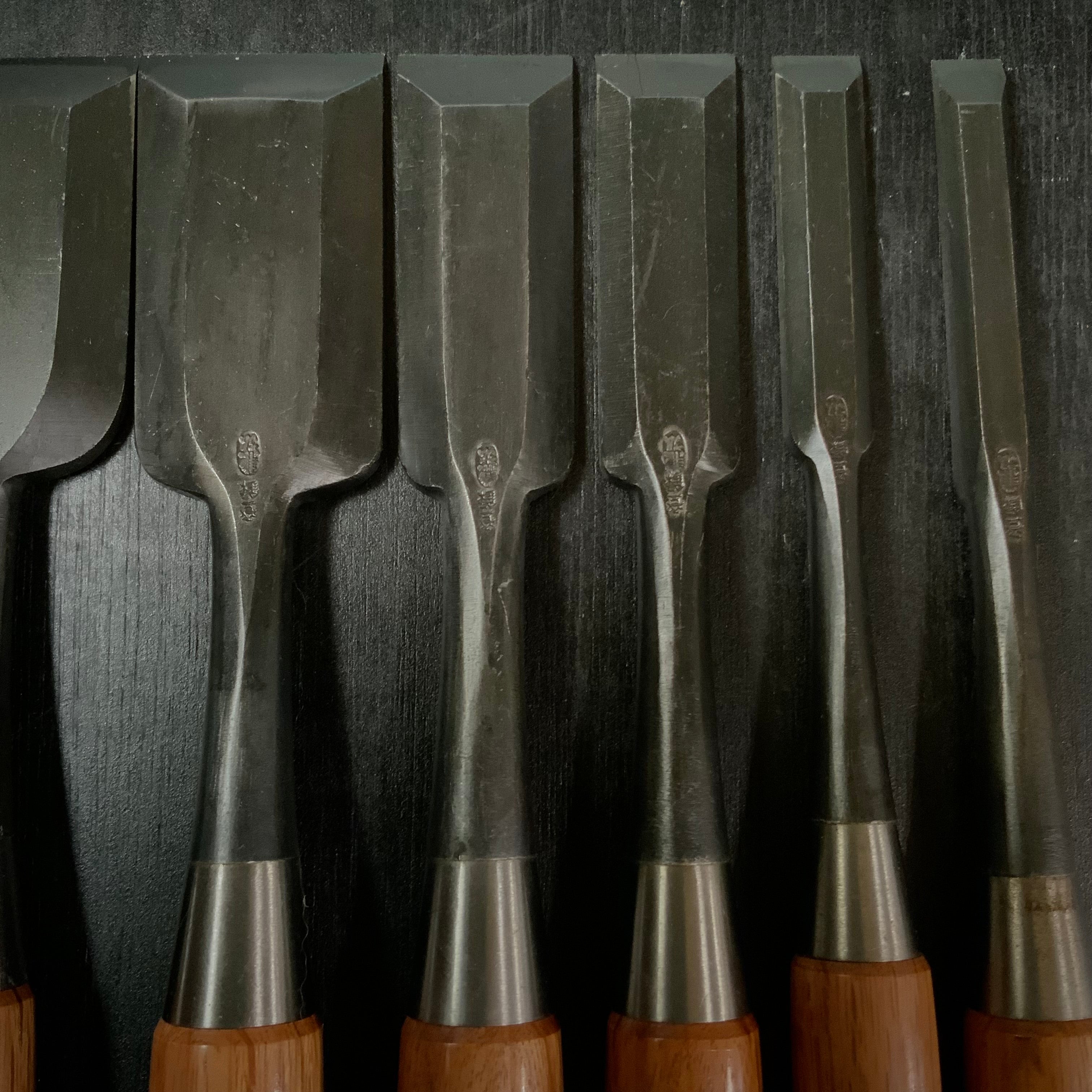 Old Stock Kanehiro Shorter Timber chisels 6piece set / 掘り出し物 兼弘 半叩鑿 6本組