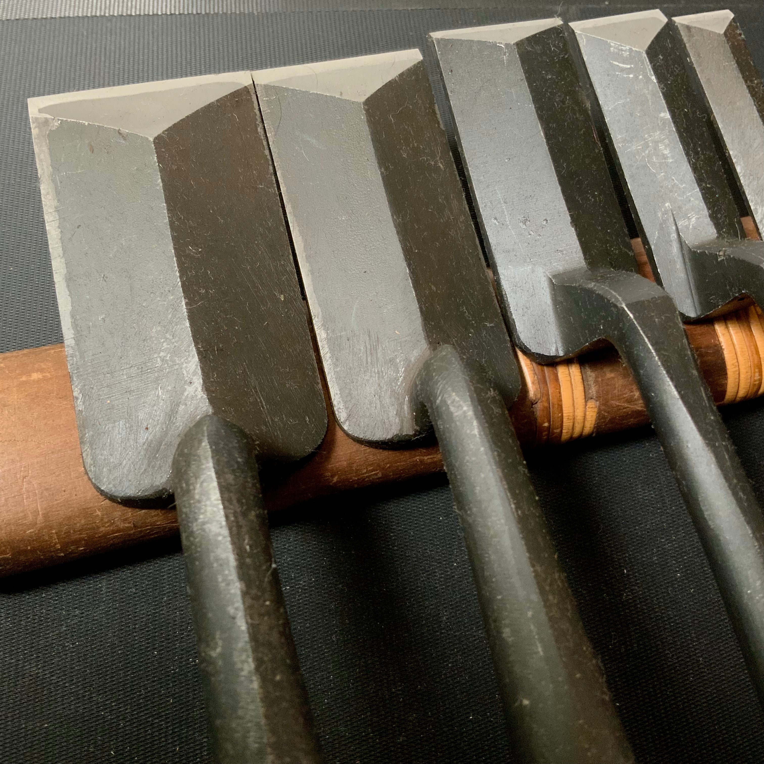 Old stock Kunitsuru Trowel chisel (Kote nomi) Dovetail type 掘出し物 國鶴 鎬型 鏝鑿