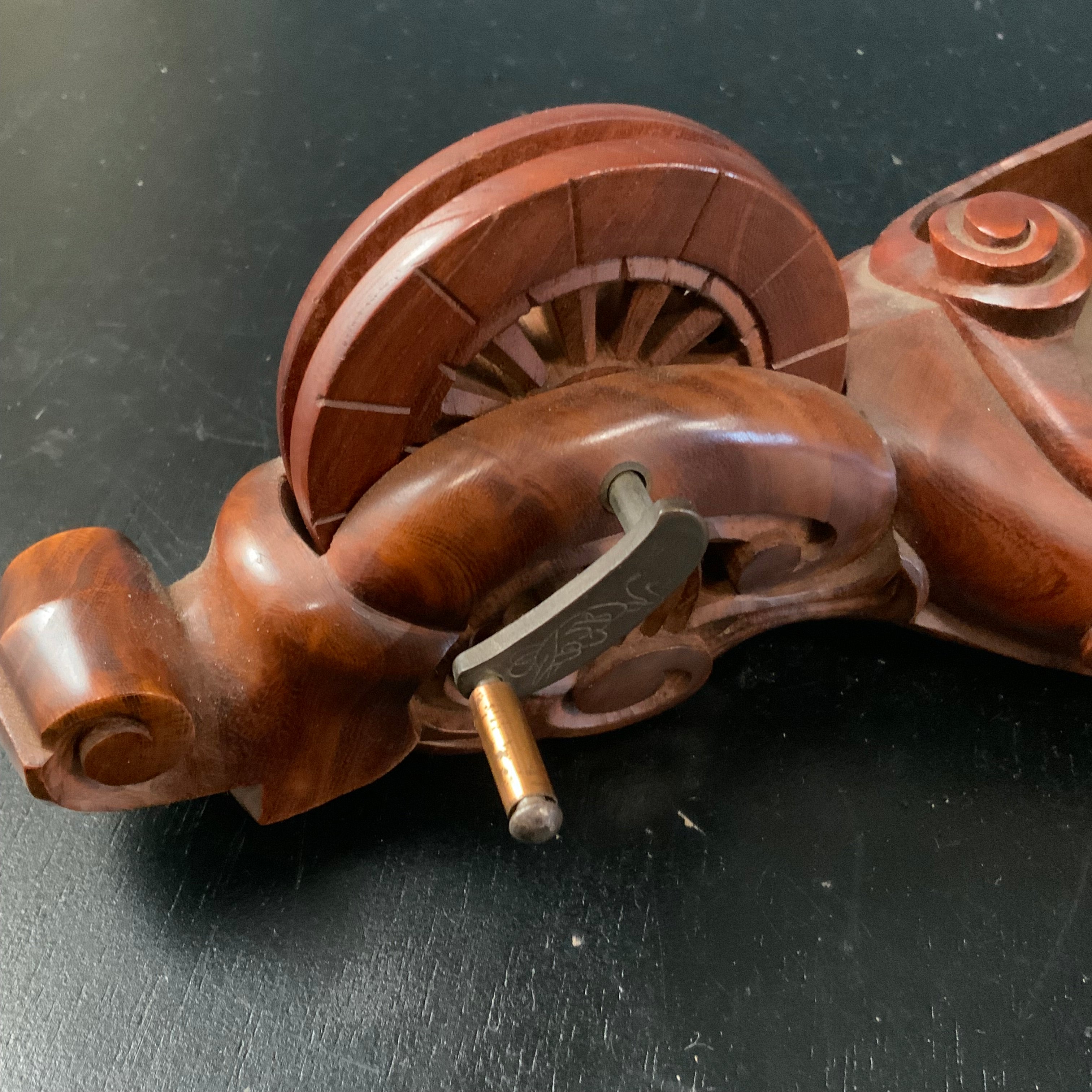 #ST56 Japanese Carpenter Ink Pot Traditional Measuring Tools Sumitsubo by Tsuboaki 坪昭作 墨壺 新若葉坪 神代仕上欅 210mm