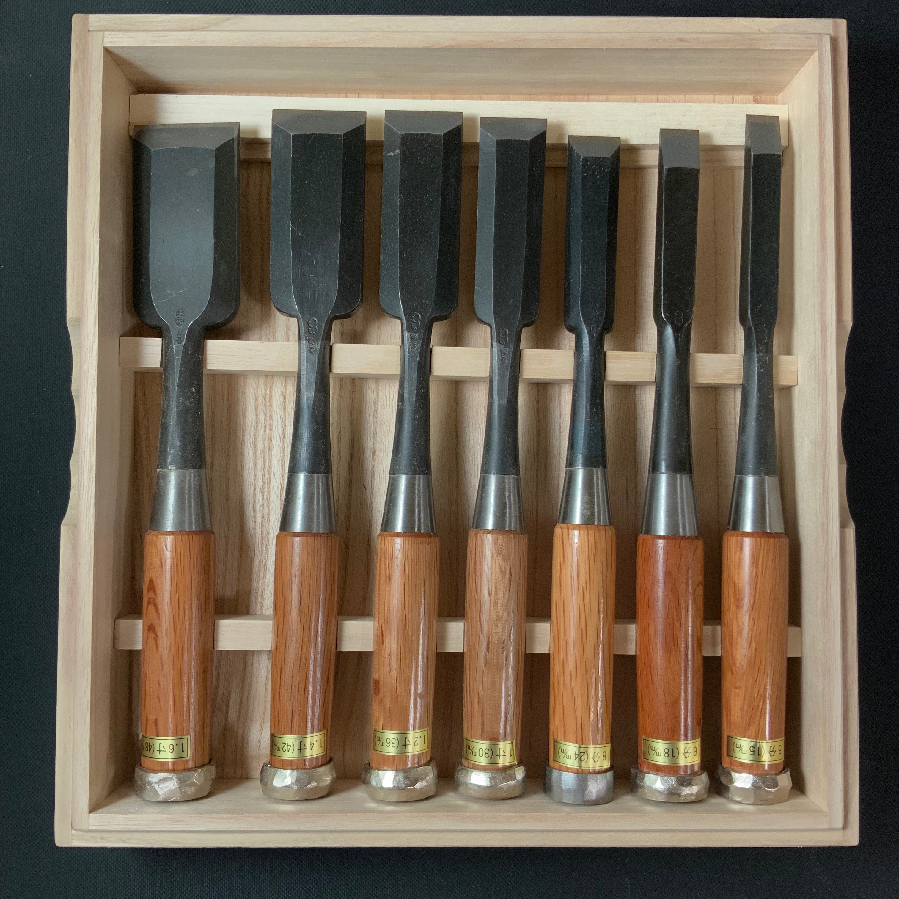 Koshitaka Timber chisels set with White Steel 越孝 厚鑿 七本組 Atsunomi