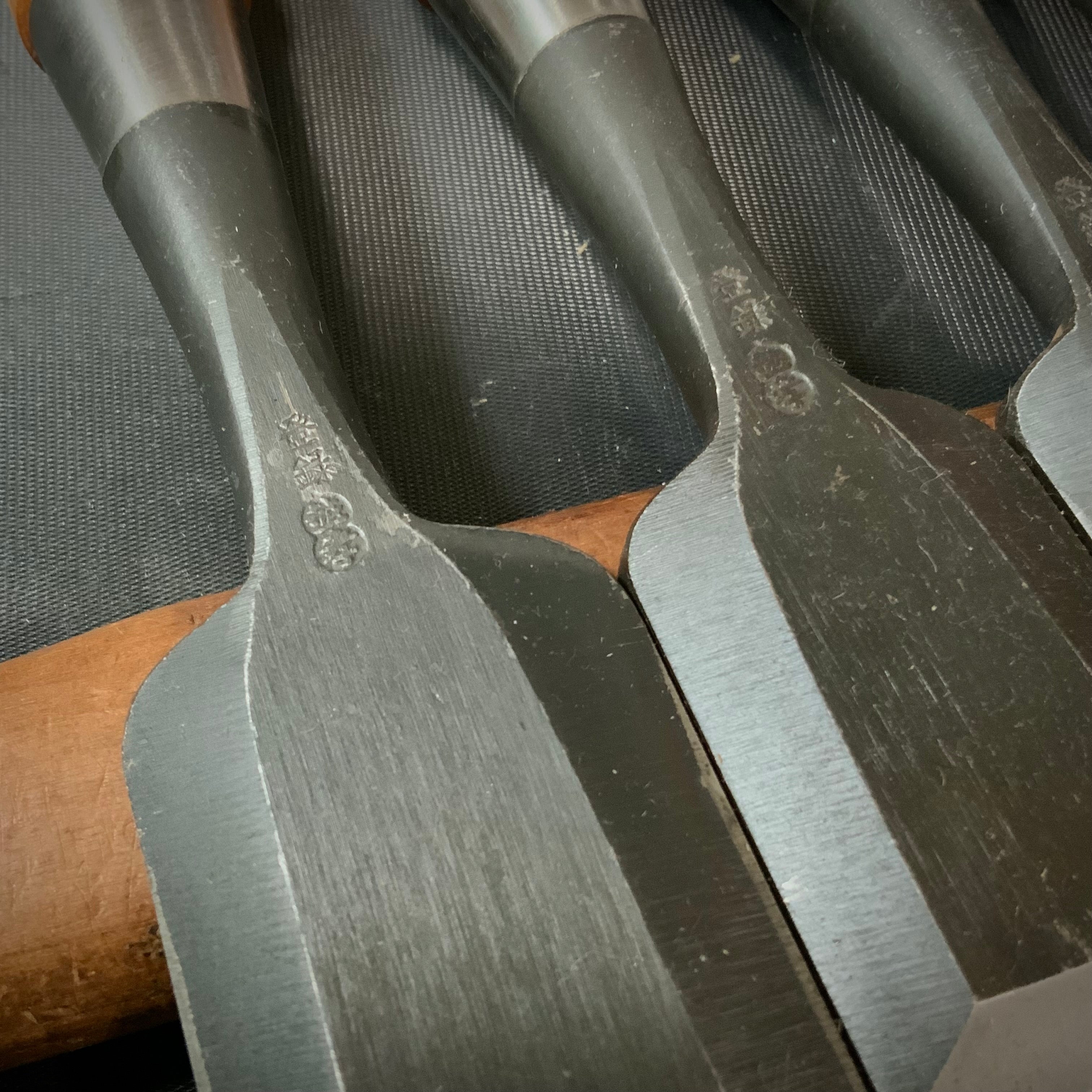 Koshitaka Bench chisels set with White Steel 越孝 追入鑿 5本組 Oiirenomi