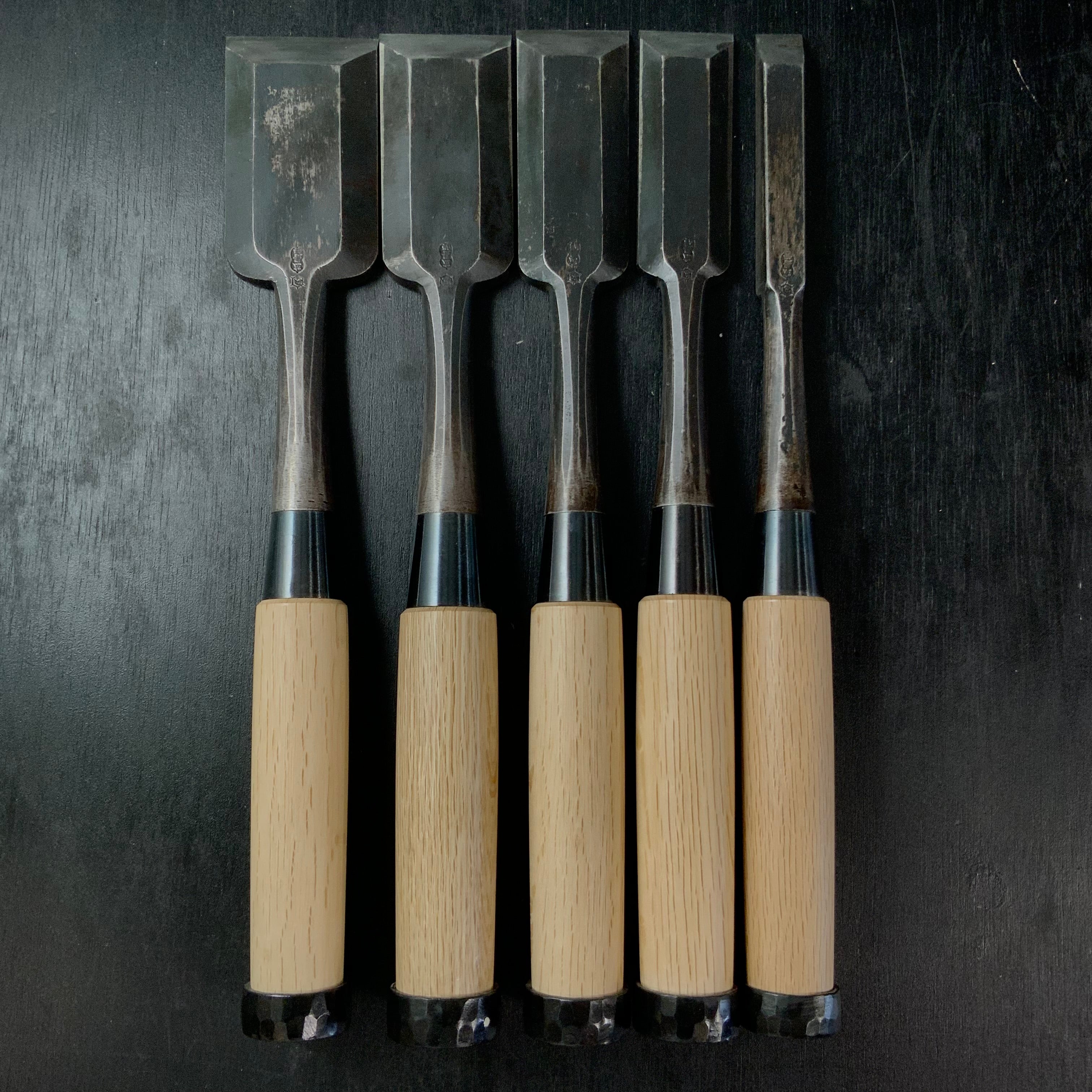Old stock Hidari-Osahiro Timber chisels 掘出し物 左長弘 厚鑿 Atsunomi