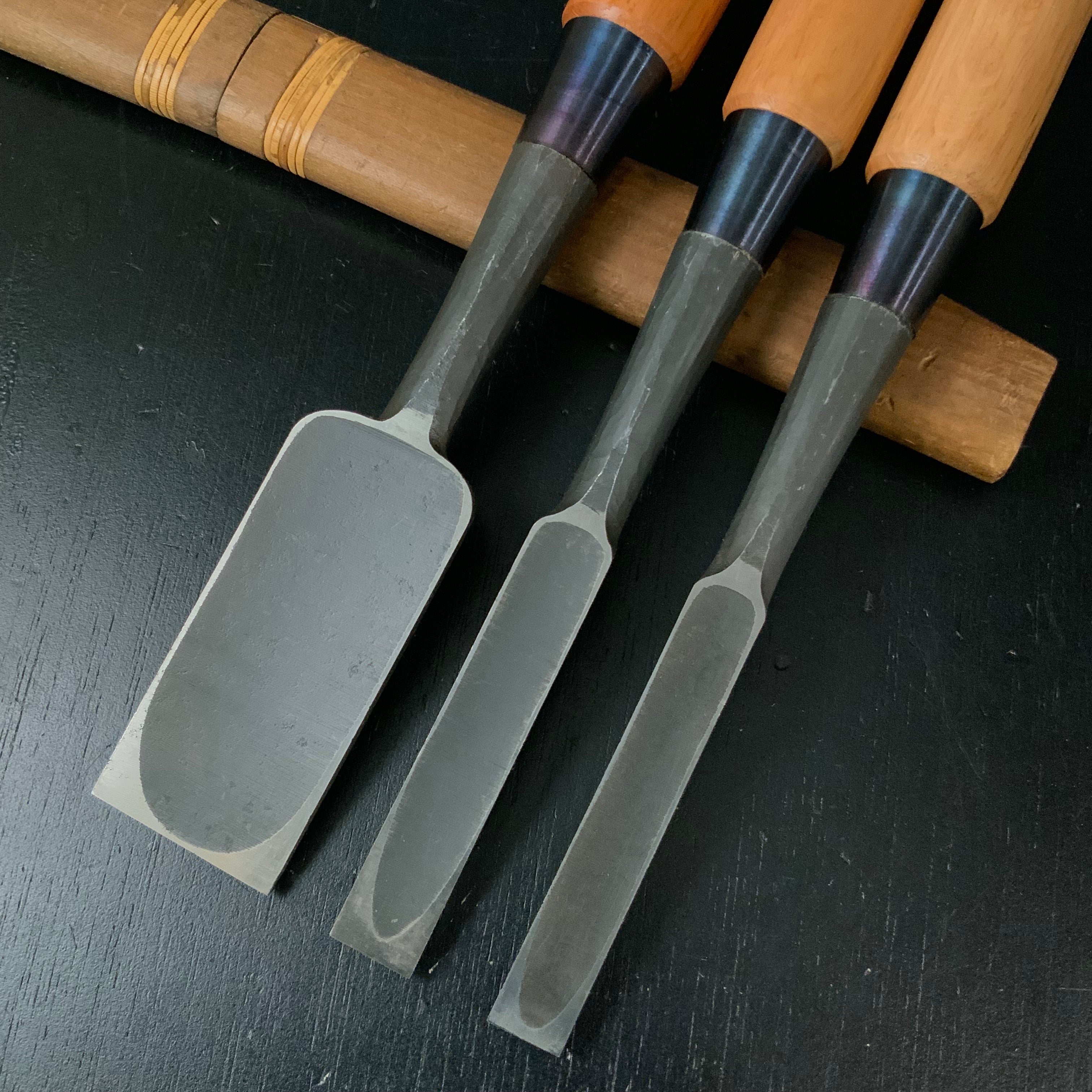 Old stock Kaji-yuh Timber chisels ( Tatakinomi ) 掘出し物 鍛治勇 叩鑿