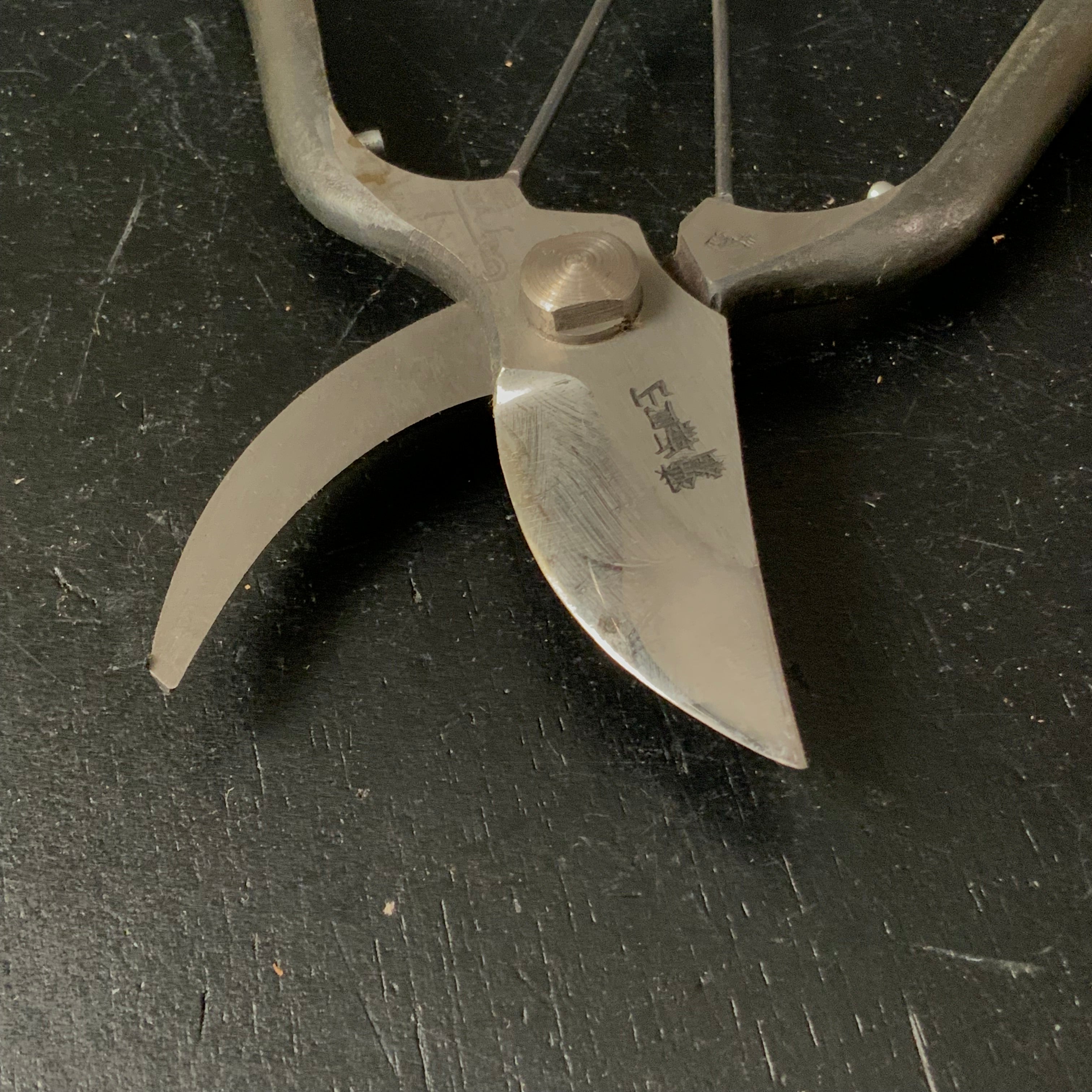 Shingetsuyama Hitting Pruning Shears 180mm 新月山 剪定鋏 皮止 180mm