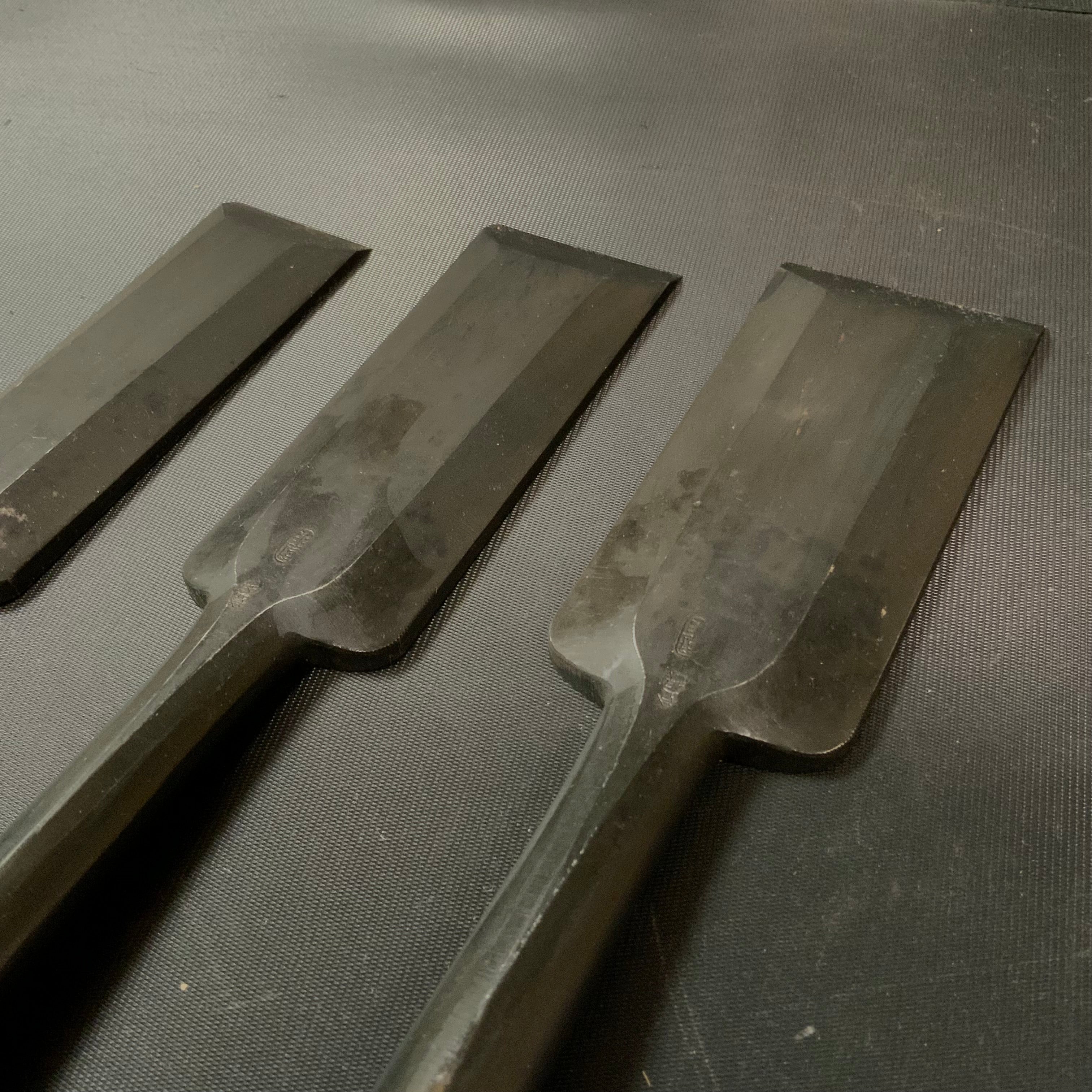 Old stock Kuniaki Slick Chisels (Anayanomi) 掘り出し物 國明作 穴屋鑿 30,42,48mm