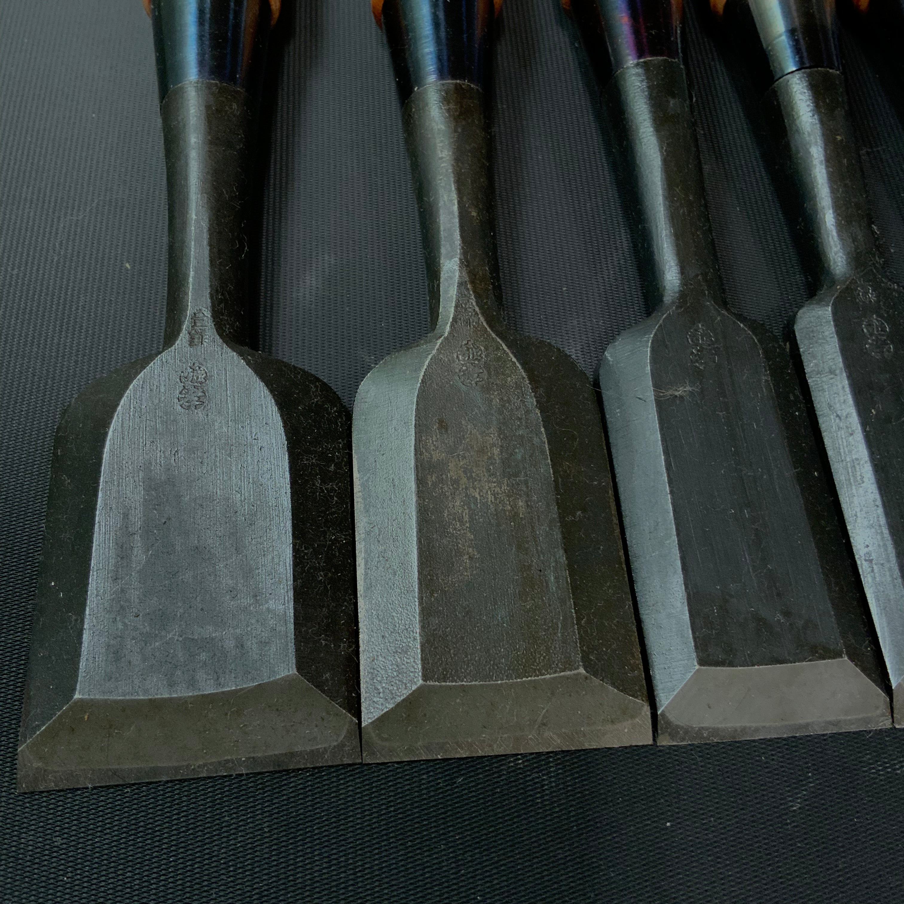 Old stock Koshitaka Bench chisels set 掘出し物 越孝 追入10本組鑿 Oirenomi