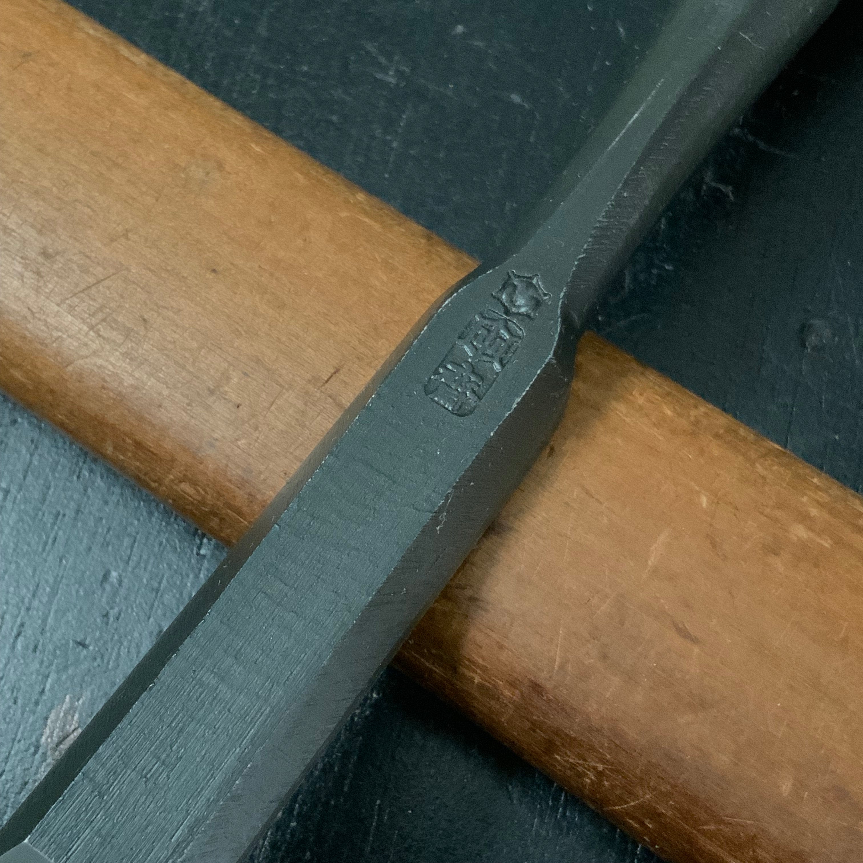 Tasai Bench chisels (Oirenomi) with blue steel 田斎作 黒仕上 追入鑿 15mm